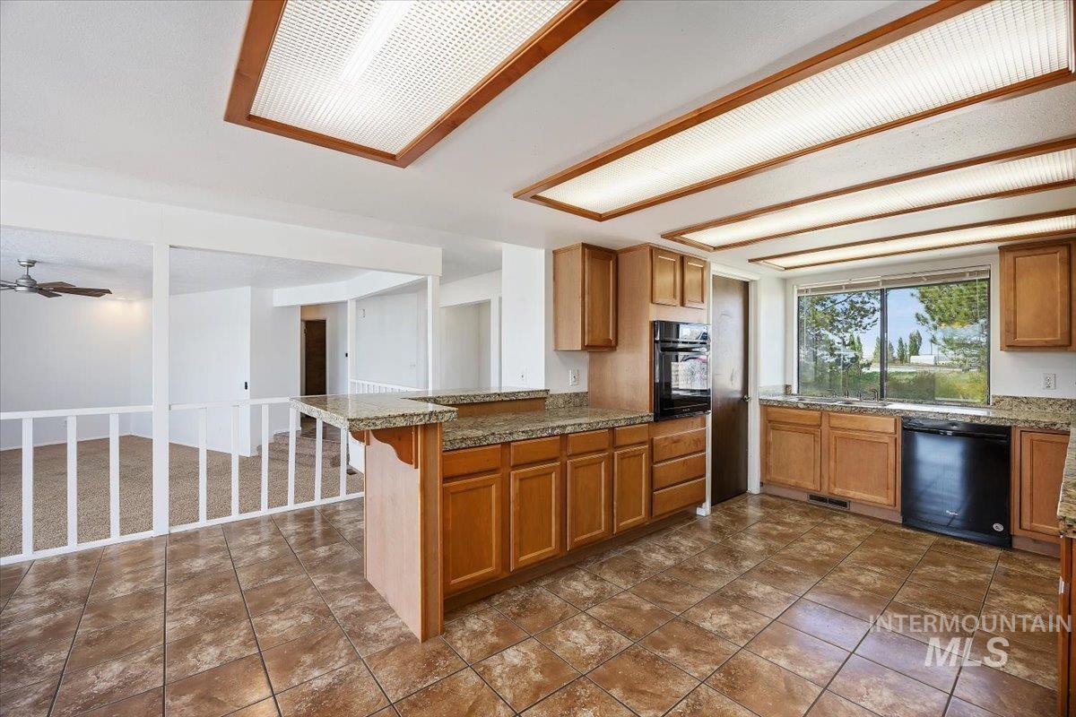 3981 N 3575 E, Kimberly, Idaho 83341, 6 Bedrooms, 4 Bathrooms, Residential For Sale, Price $825,000, 98975866