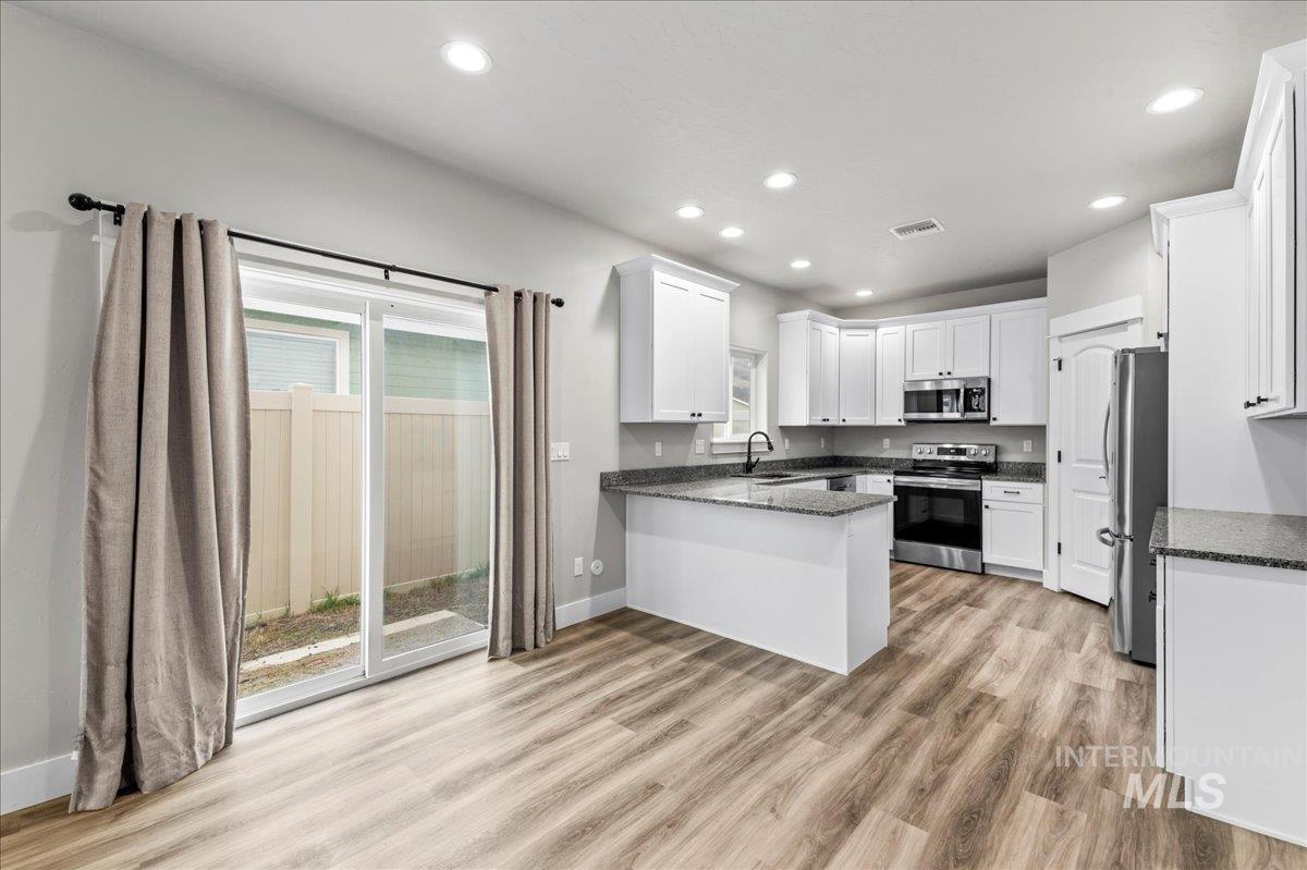 149 Timberwood Dr, Horseshoe Bend, Idaho 83629, 3 Bedrooms, 2.5 Bathrooms, Residential For Sale, Price $365,000, 98975867