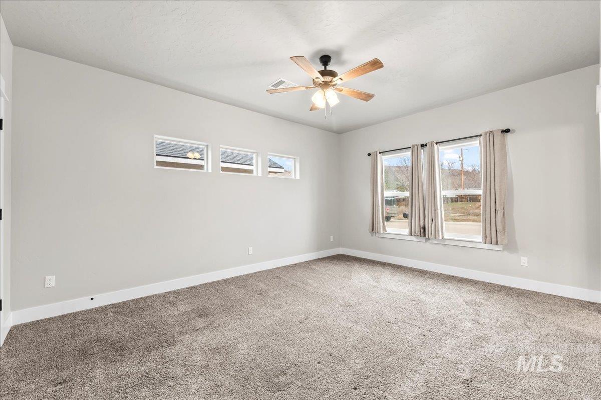 149 Timberwood Dr, Horseshoe Bend, Idaho 83629, 3 Bedrooms, 2.5 Bathrooms, Residential For Sale, Price $365,000, 98975867