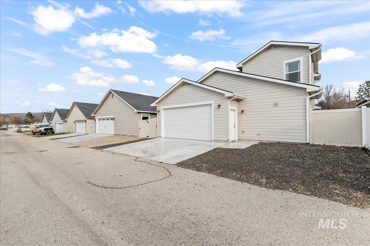 149 Timberwood Dr, Horseshoe Bend, Idaho 83629, 3 Bedrooms, 2.5 Bathrooms, Residential For Sale, Price $365,000, 98975867