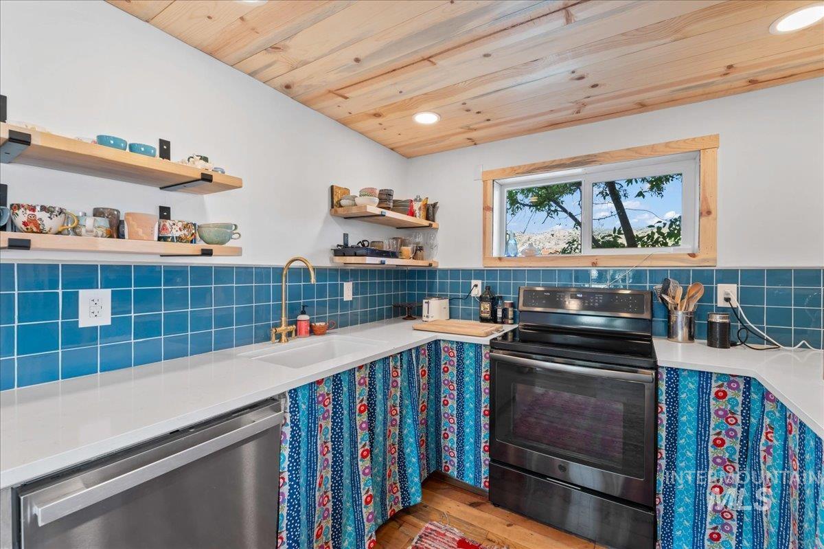 11980 N Highway 52, Horseshoe Bend, Idaho 83629, 6 Bedrooms, 3 Bathrooms, Residential For Sale, Price $749,000, 98975870