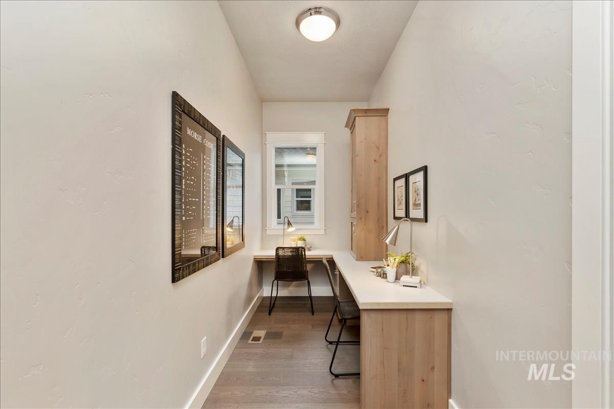 6372 W Carnock Dr, Eagle, Idaho 83616, 3 Bedrooms, 2.5 Bathrooms, Residential For Sale, Price $824,900, 98975875