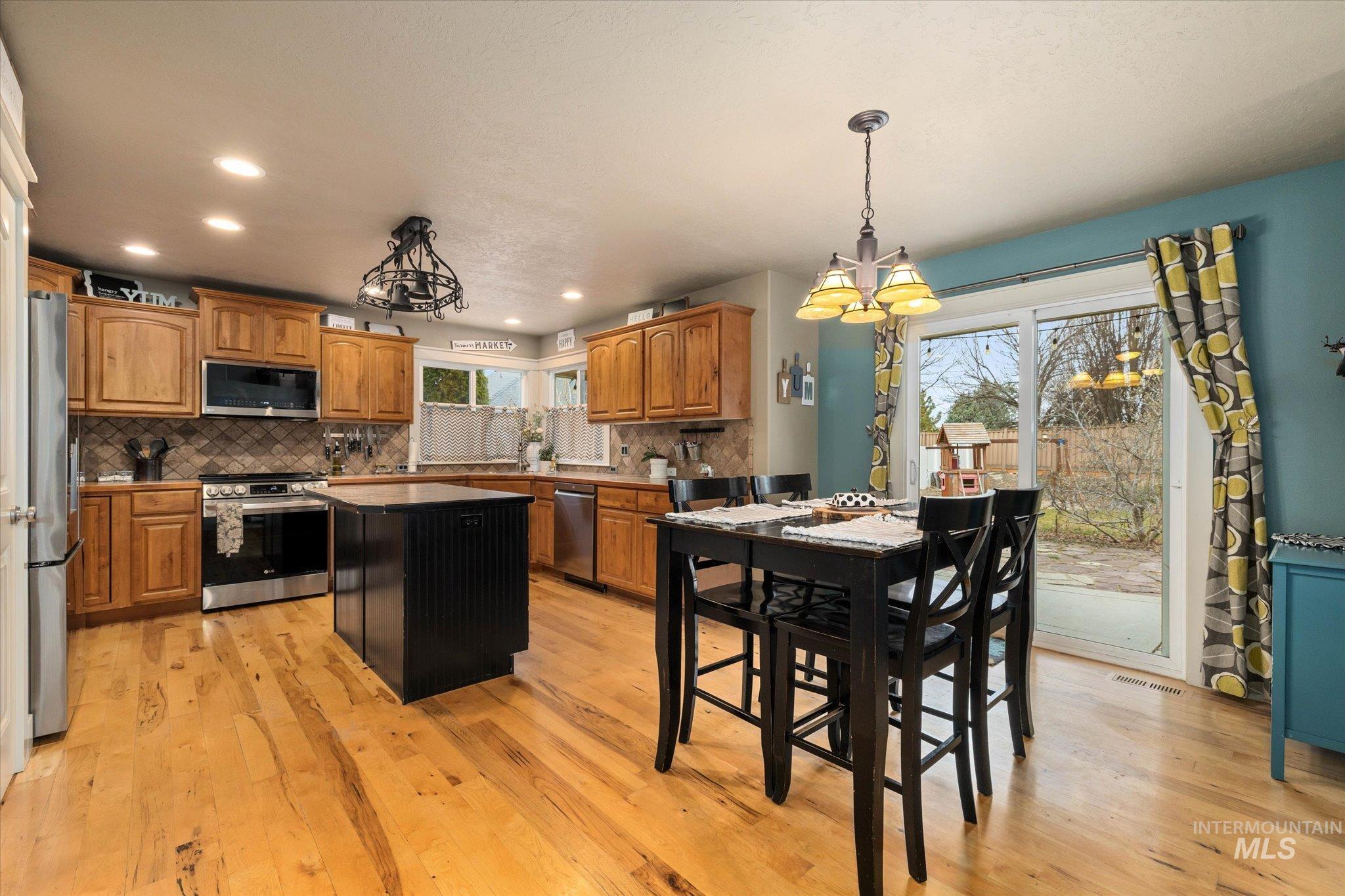 9191 W Avalanche Ct., Boise, Idaho 83709, 4 Bedrooms, 3 Bathrooms, Residential For Sale, Price $669,000, 98975876