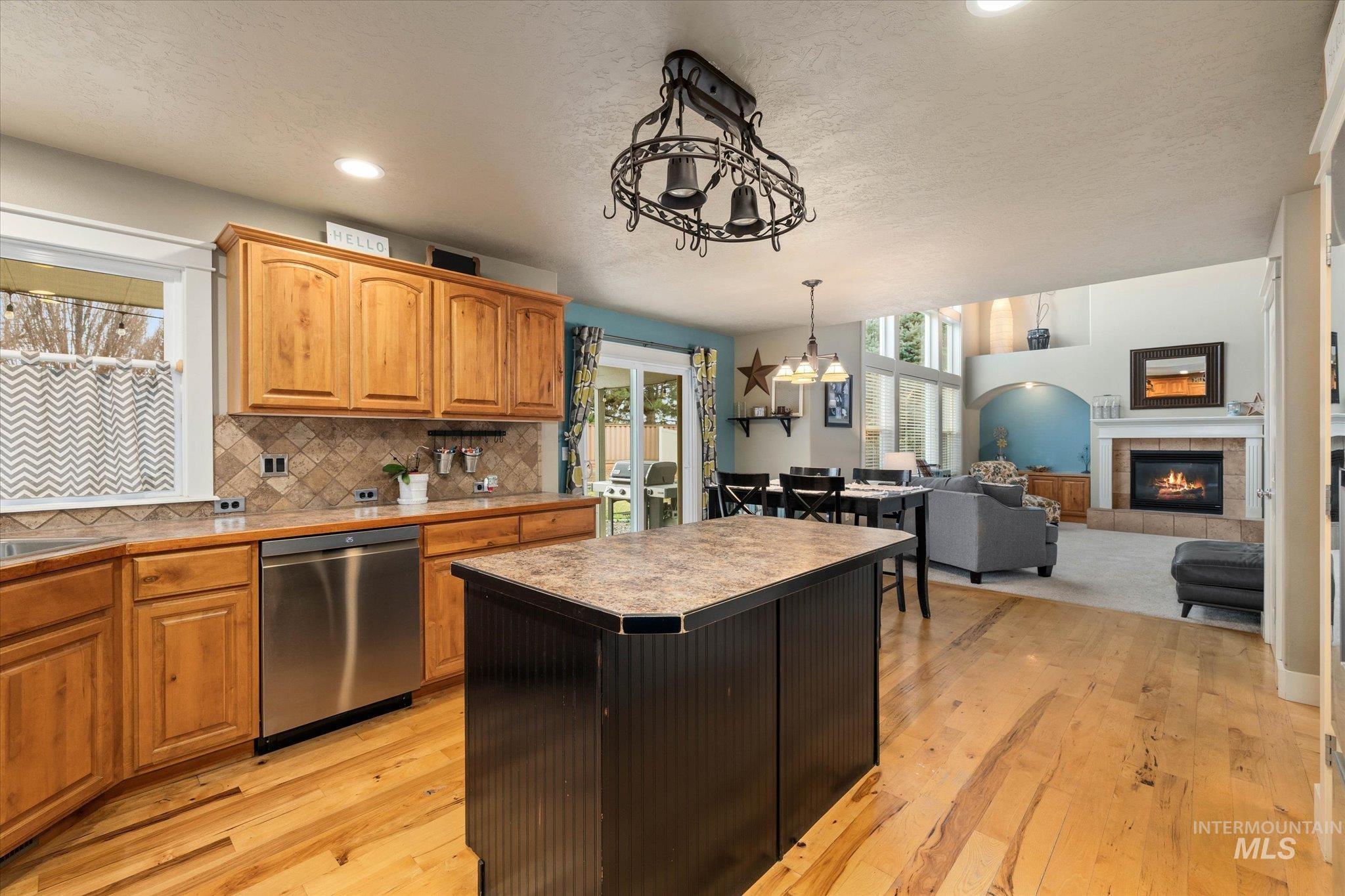 9191 W Avalanche Ct., Boise, Idaho 83709, 4 Bedrooms, 3 Bathrooms, Residential For Sale, Price $669,000, 98975876