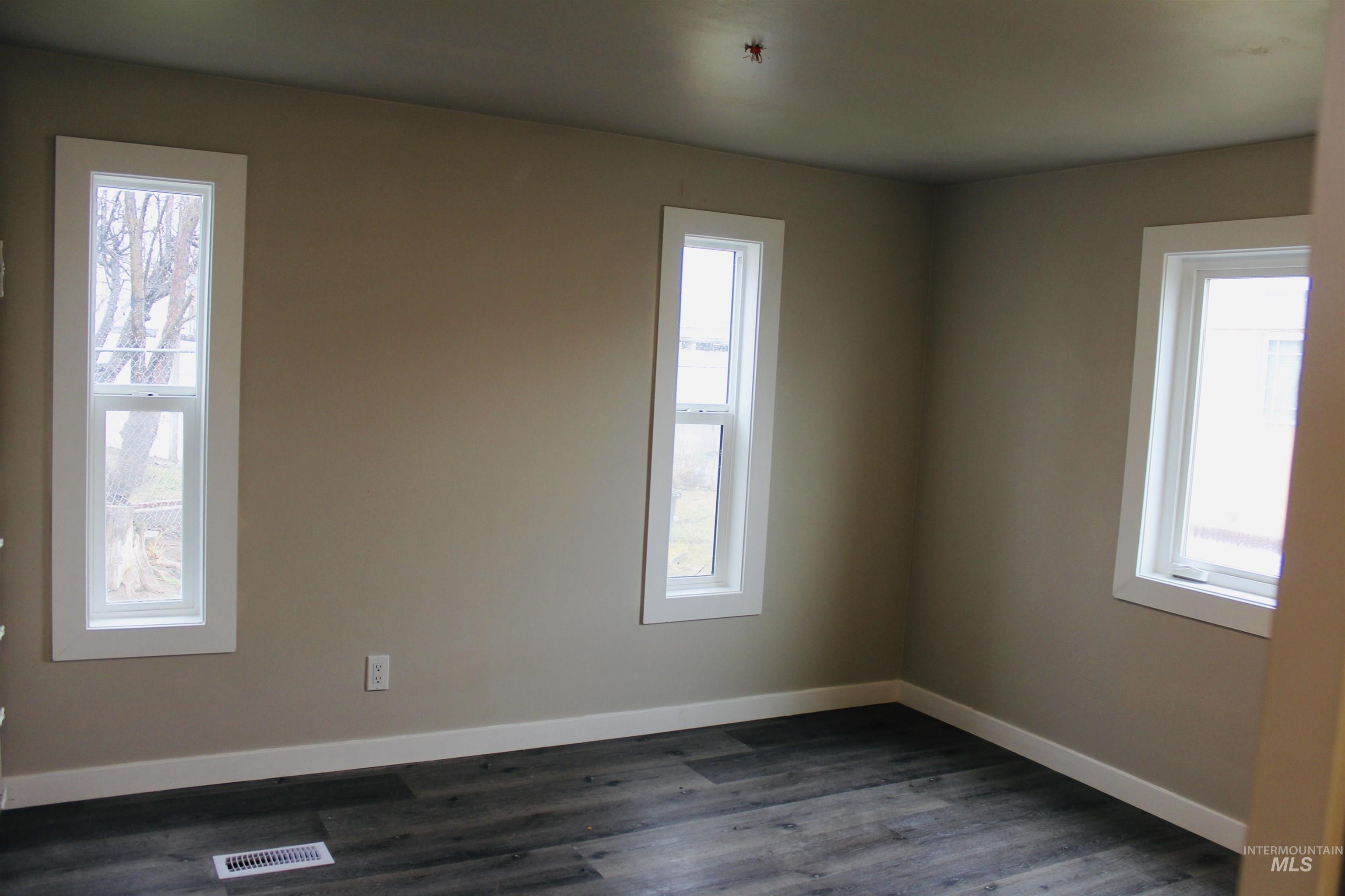 308 W Ave G, Wendell, Idaho 83355, 2 Bedrooms, 1 Bathroom, Residential For Sale, Price $50,000, 98975879