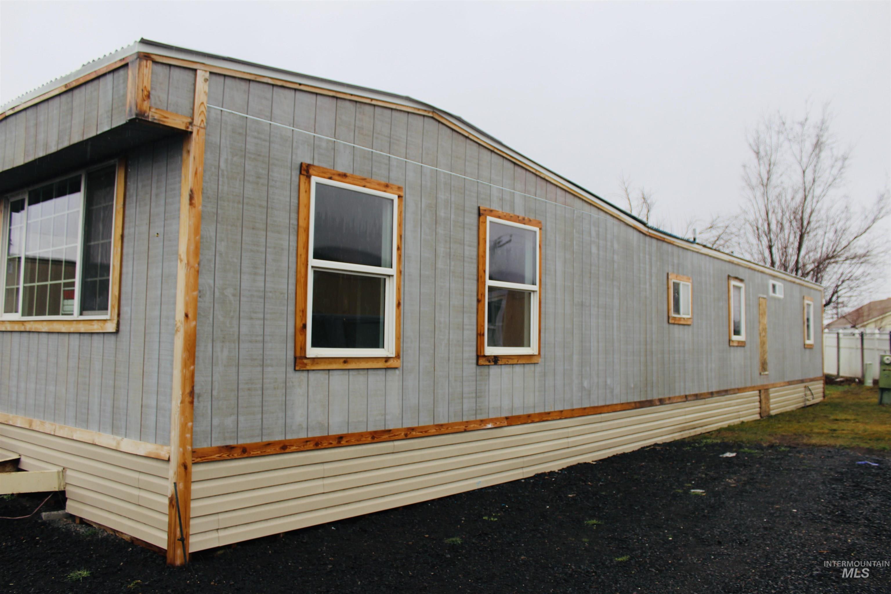 308 W Ave G, Wendell, Idaho 83355, 2 Bedrooms, 1 Bathroom, Residential For Sale, Price $50,000, 98975879