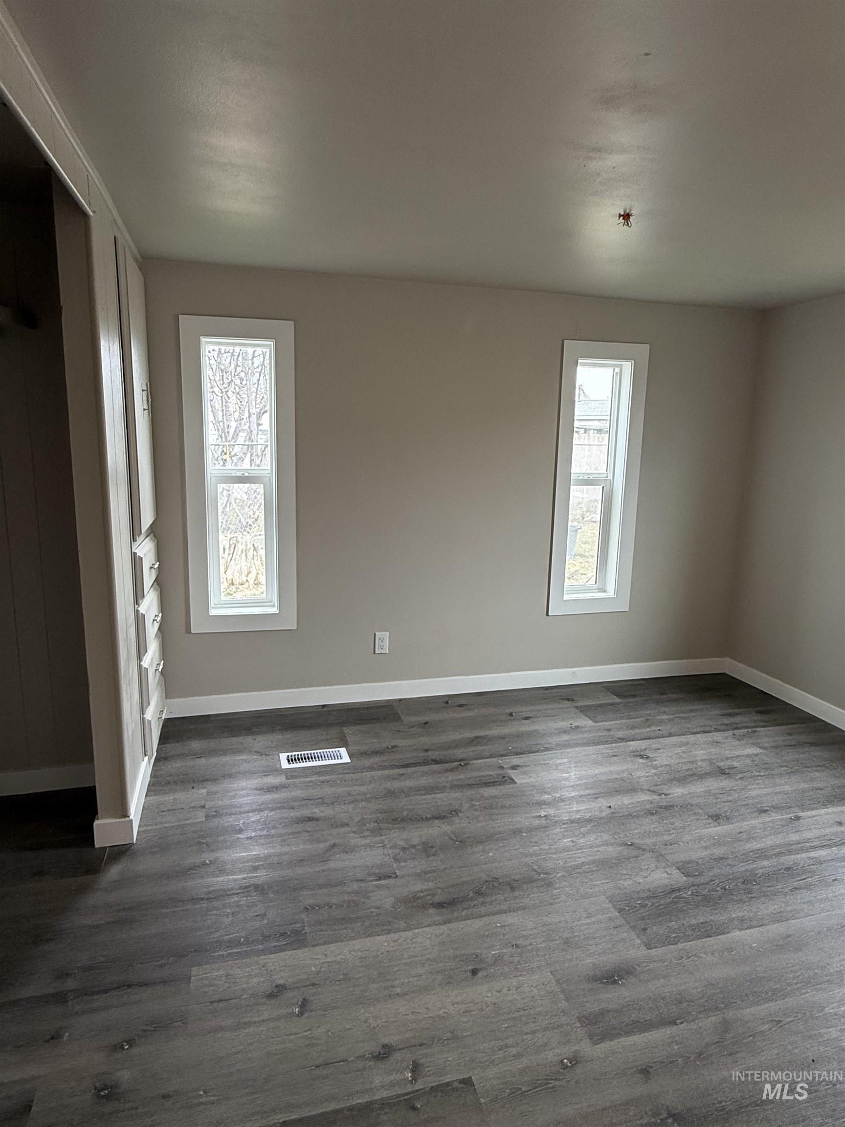 308 W Ave G, Wendell, Idaho 83355, 2 Bedrooms, 1 Bathroom, Residential For Sale, Price $48,900,MLS 98975879