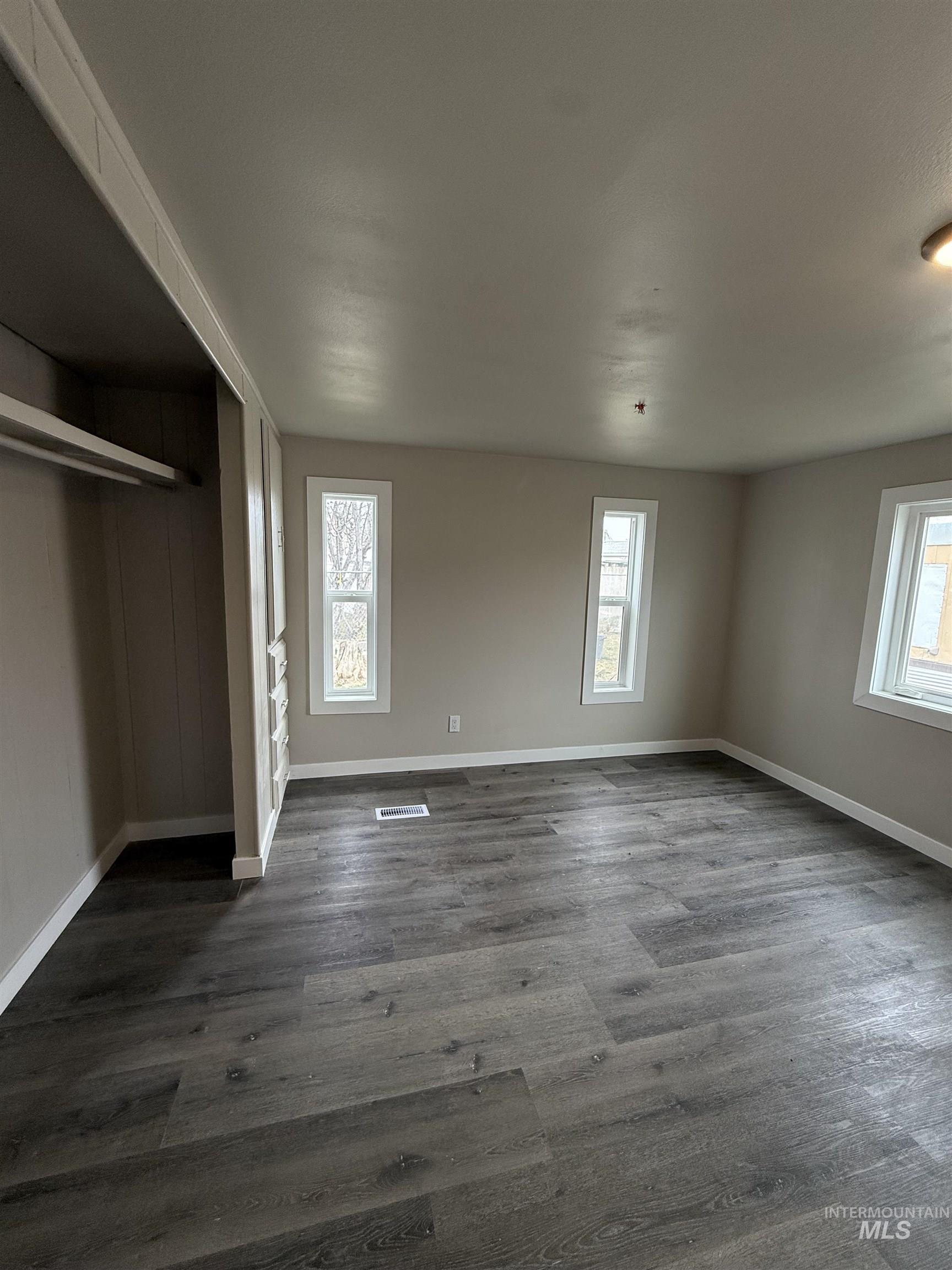 308 W Ave G, Wendell, Idaho 83355, 2 Bedrooms, 1 Bathroom, Residential For Sale, Price $48,900,MLS 98975879