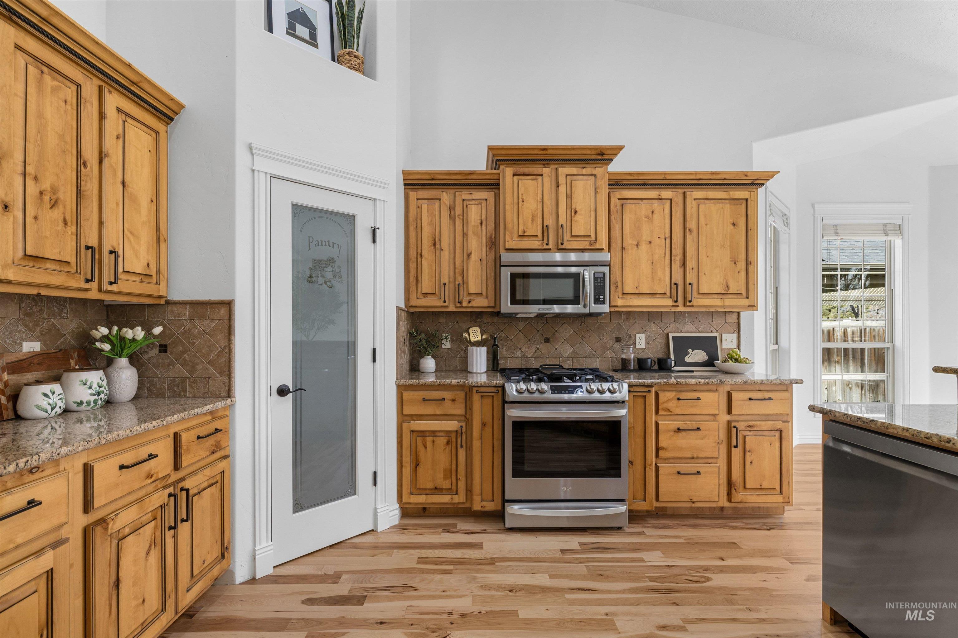 7534 N Misty Cove Avenue, Boise, Idaho 83714-5080, 4 Bedrooms, 3.5 Bathrooms, Residential For Sale, Price $789,900, 98975883