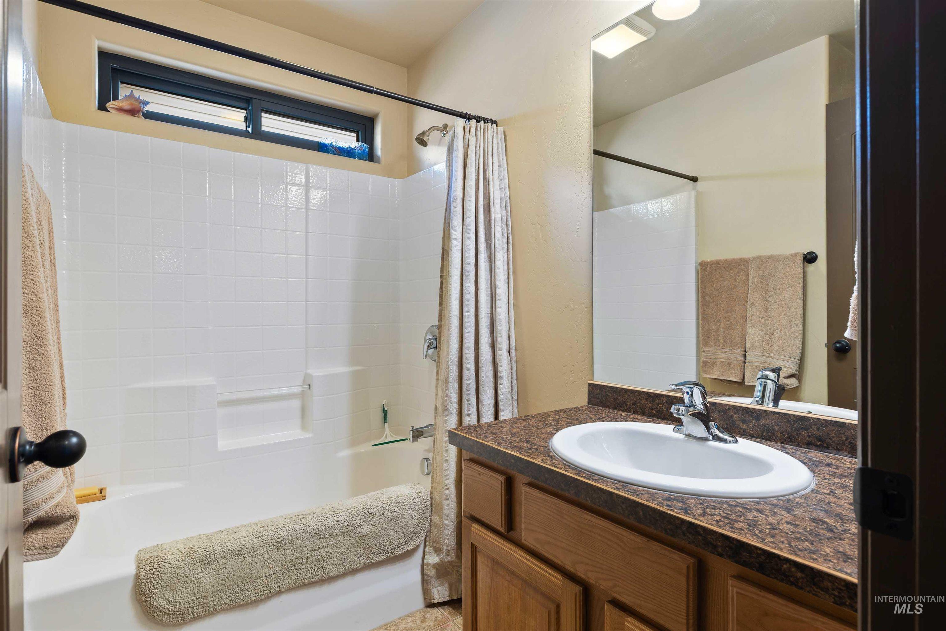 965 Bosero Way, Twin Falls, Idaho 83301, 4 Bedrooms, 2 Bathrooms, Residential For Sale, Price $389,900, 98975884