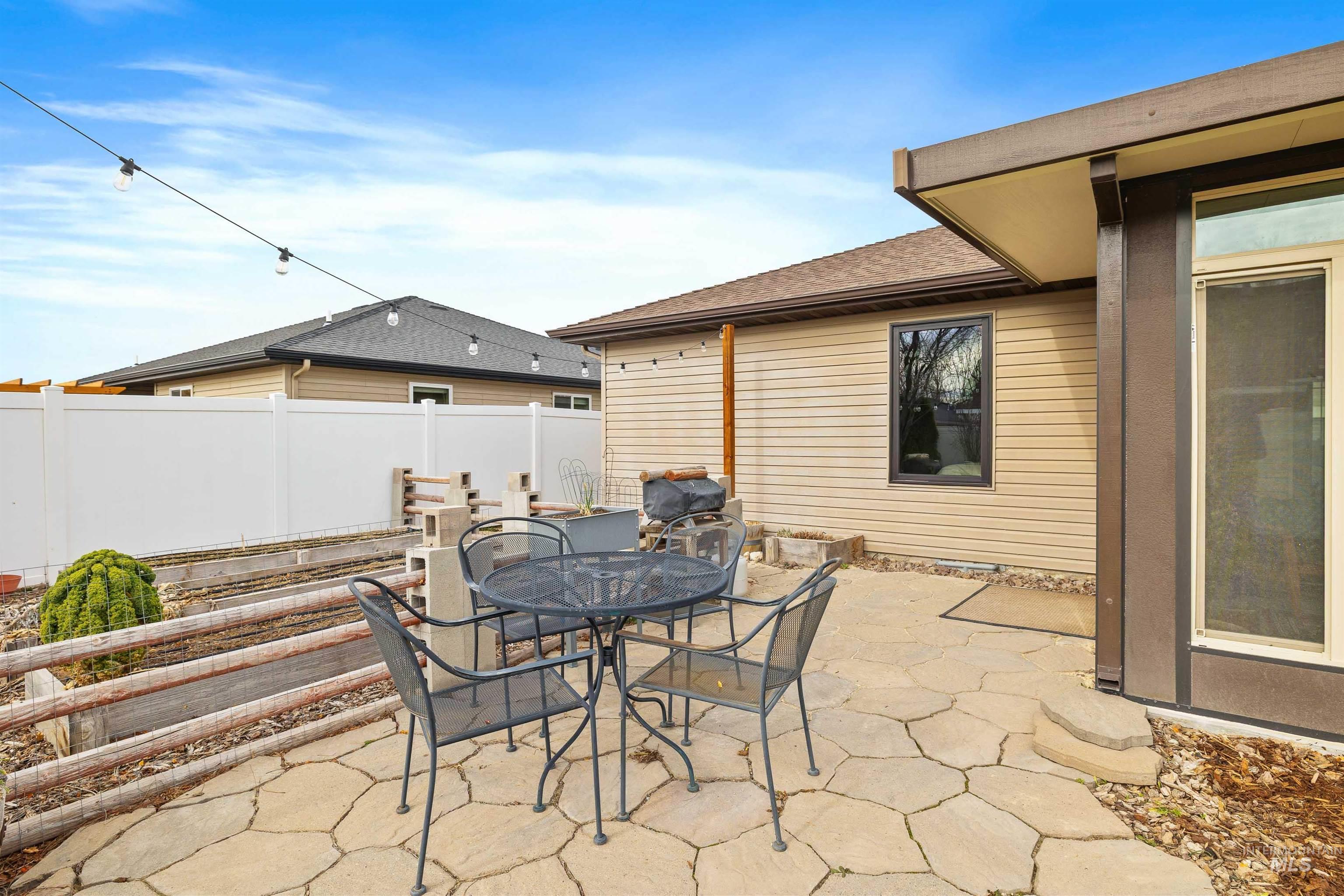 965 Bosero Way, Twin Falls, Idaho 83301, 4 Bedrooms, 2 Bathrooms, Residential For Sale, Price $389,900, 98975884