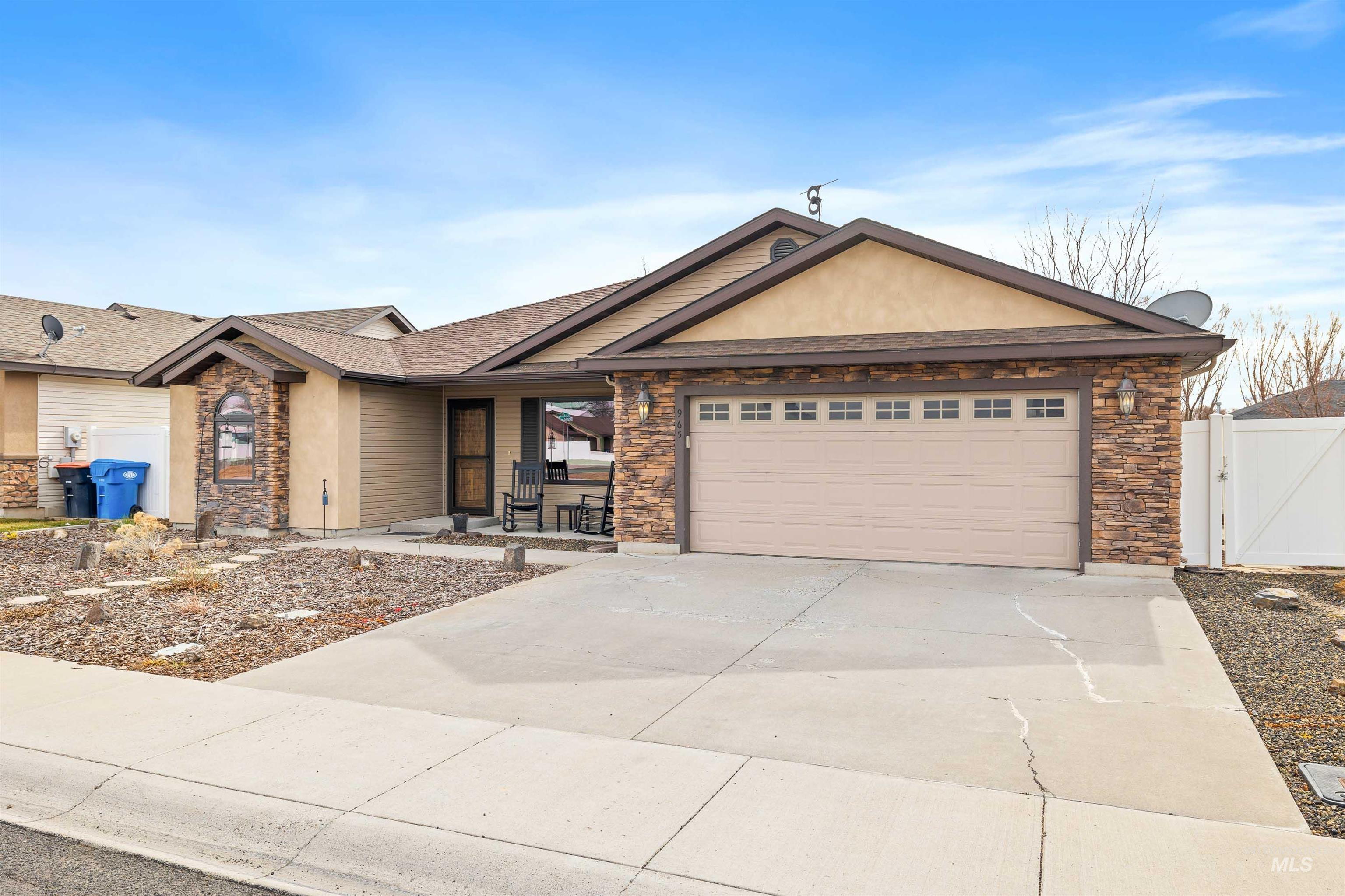 965 Bosero Way, Twin Falls, Idaho 83301, 4 Bedrooms, 2 Bathrooms, Residential For Sale, Price $389,900, 98975884
