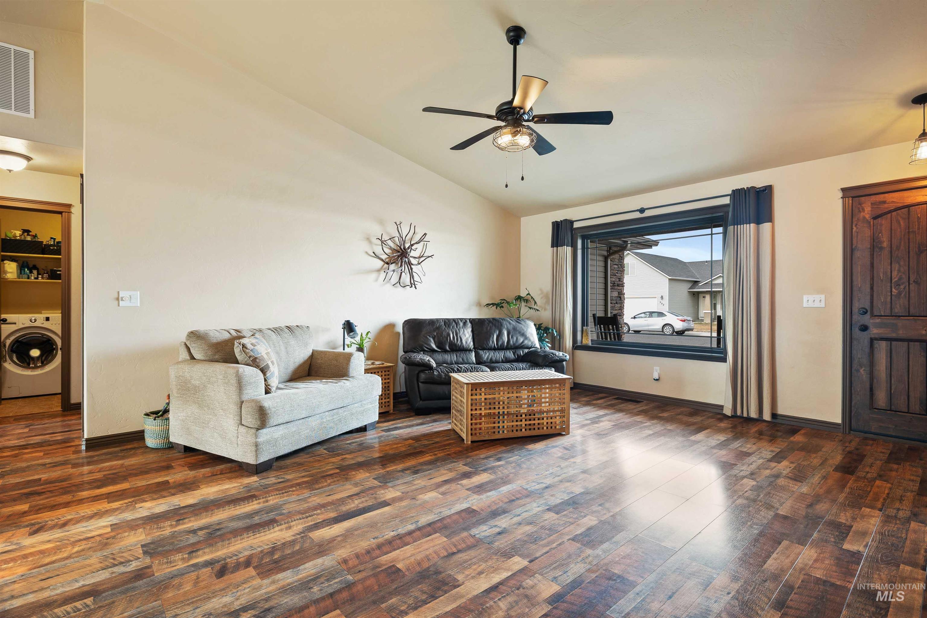 965 Bosero Way, Twin Falls, Idaho 83301, 4 Bedrooms, 2 Bathrooms, Residential For Sale, Price $389,900, 98975884