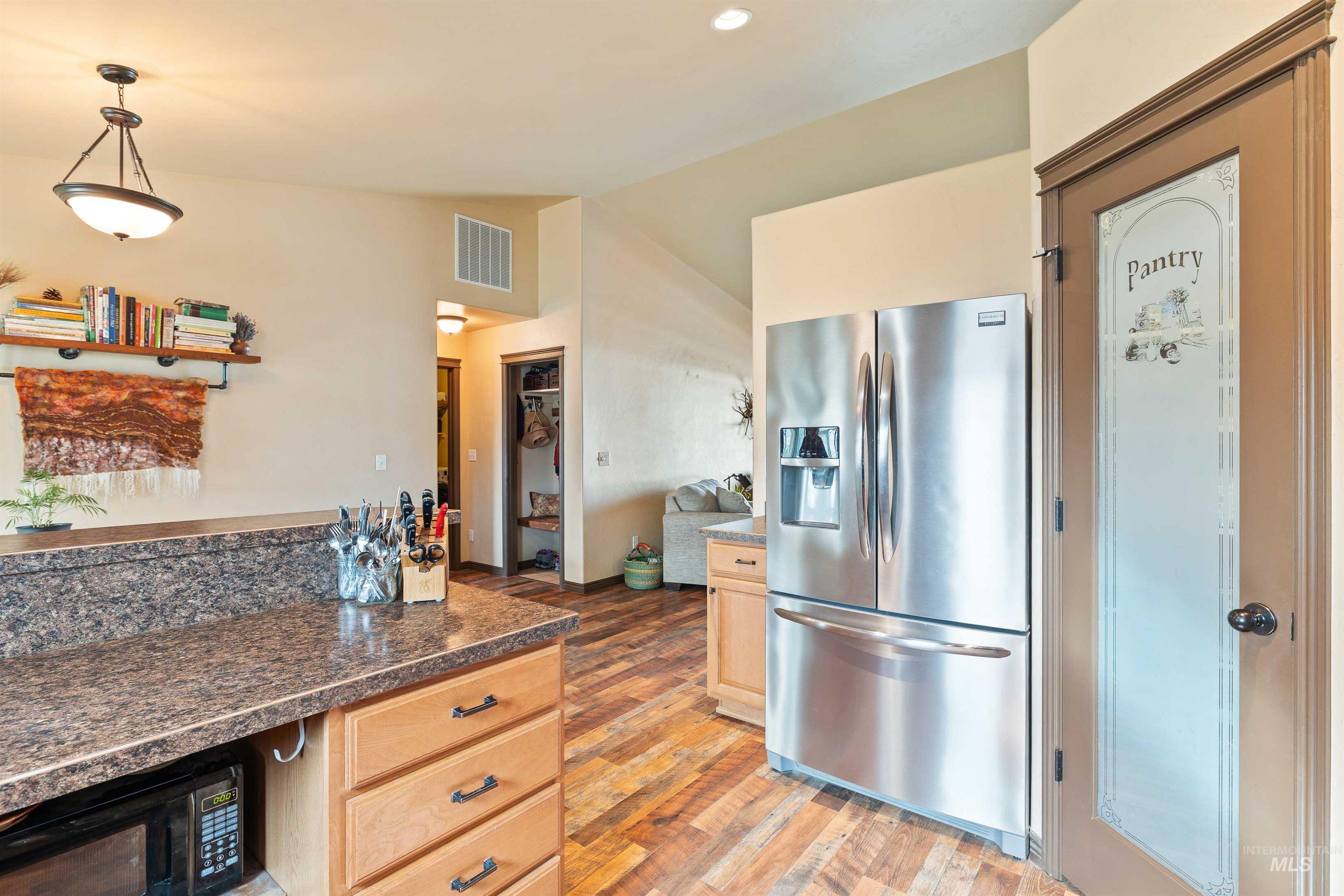 965 Bosero Way, Twin Falls, Idaho 83301, 4 Bedrooms, 2 Bathrooms, Residential For Sale, Price $389,900, 98975884