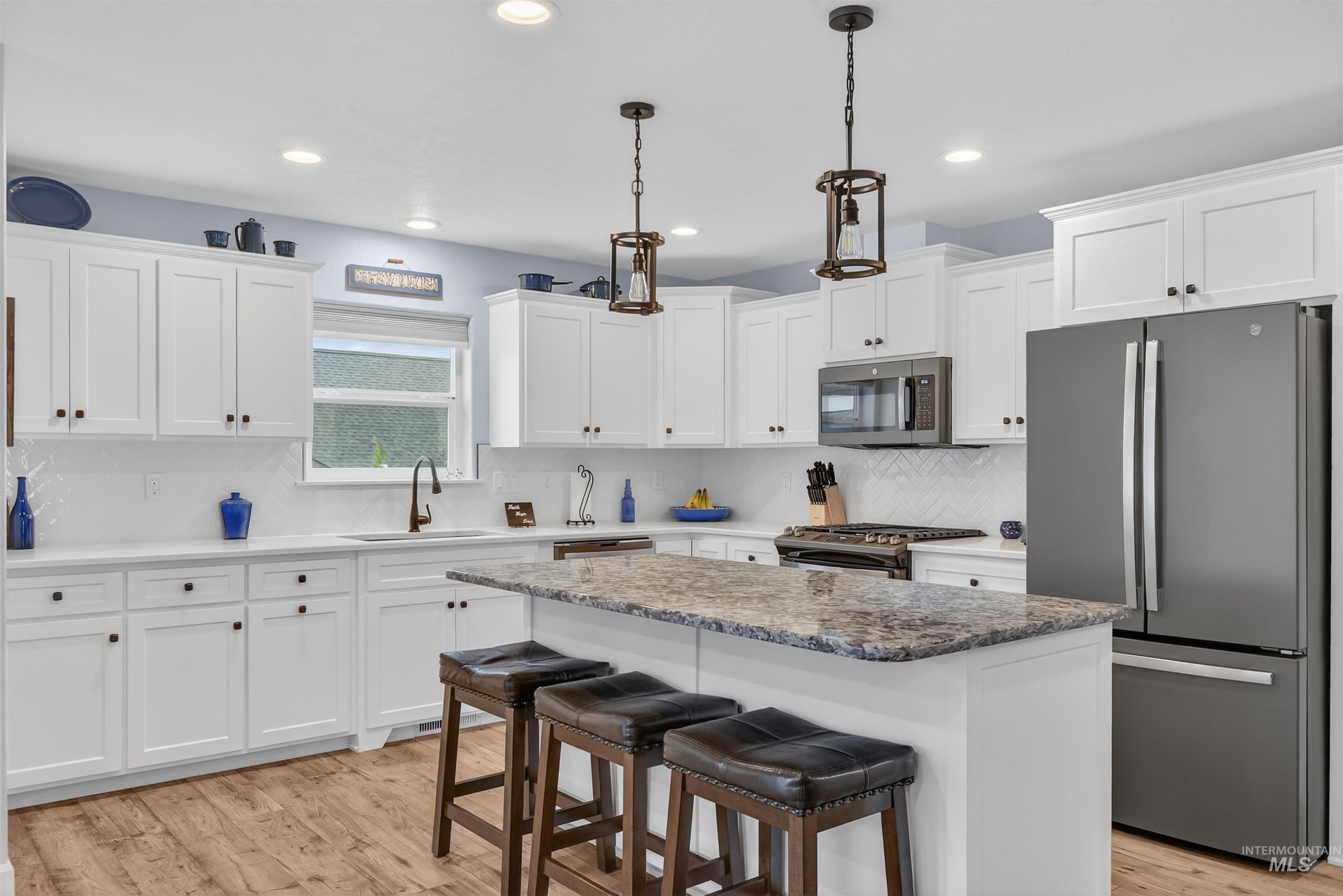 3203 Parkridge Way, Lewiston, Idaho 83501, 3 Bedrooms, 2.5 Bathrooms, Residential For Sale, Price $585,000, 98975885