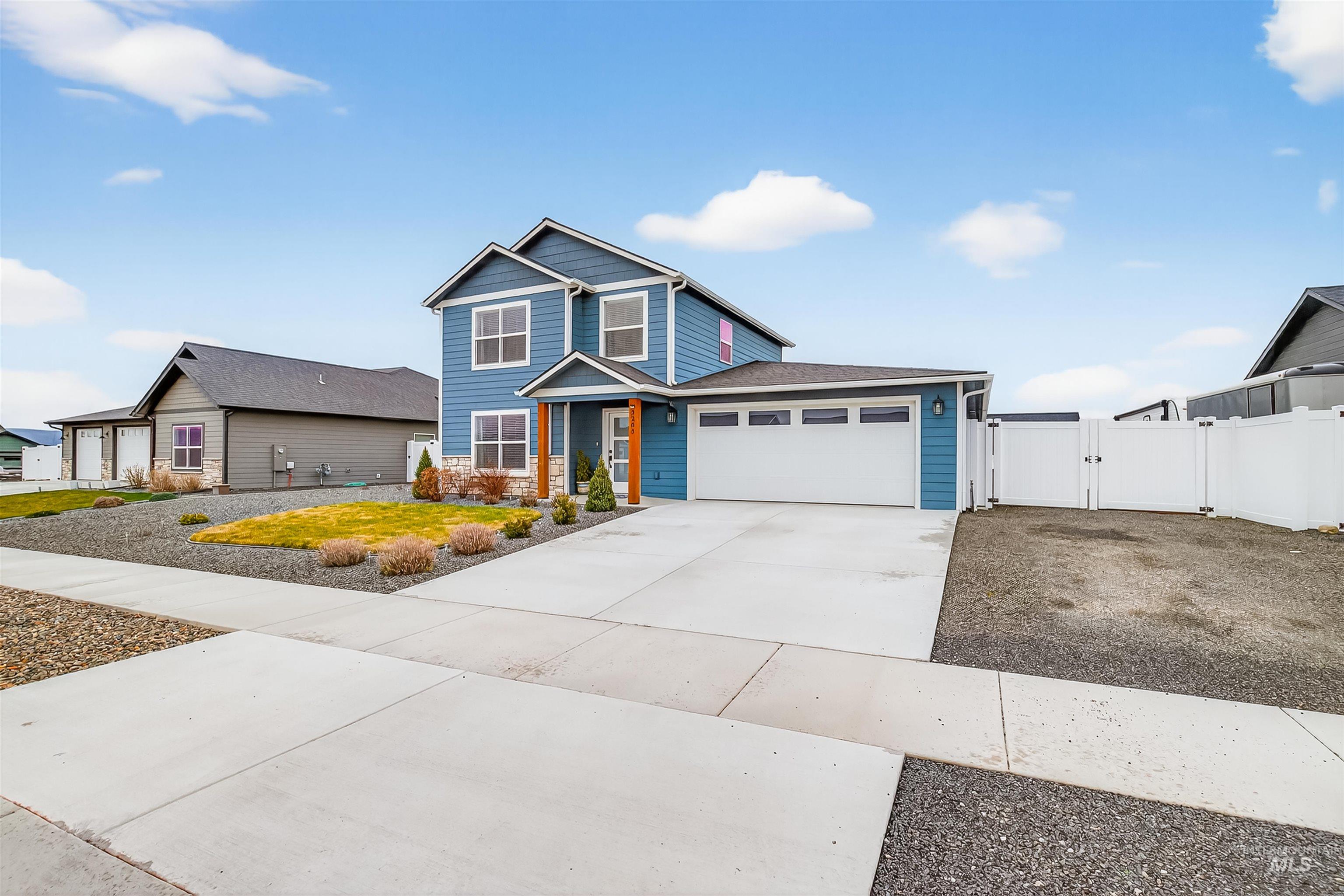 3203 Parkridge Way, Lewiston, Idaho 83501, 3 Bedrooms, 2.5 Bathrooms, Residential For Sale, Price $545,000,MLS 98975885
