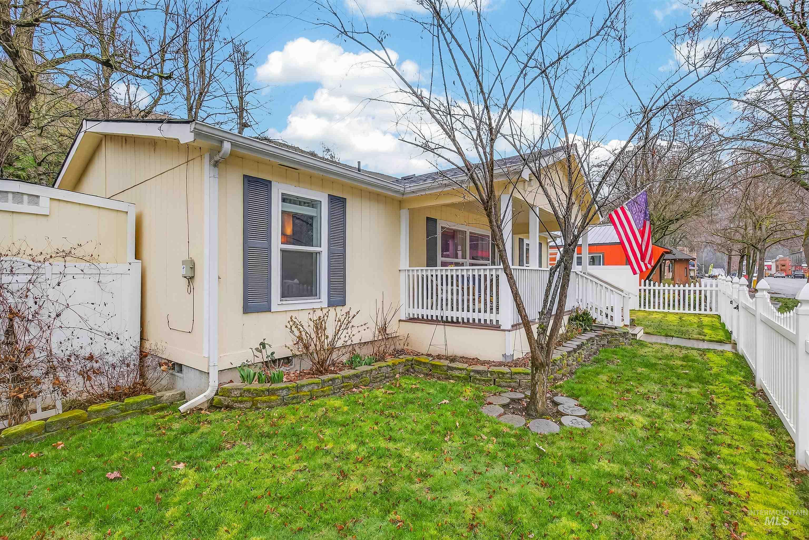 406 Main St, Kendrick, Idaho 83537, 3 Bedrooms, 2 Bathrooms, Residential For Sale, Price $295,000, 98975886