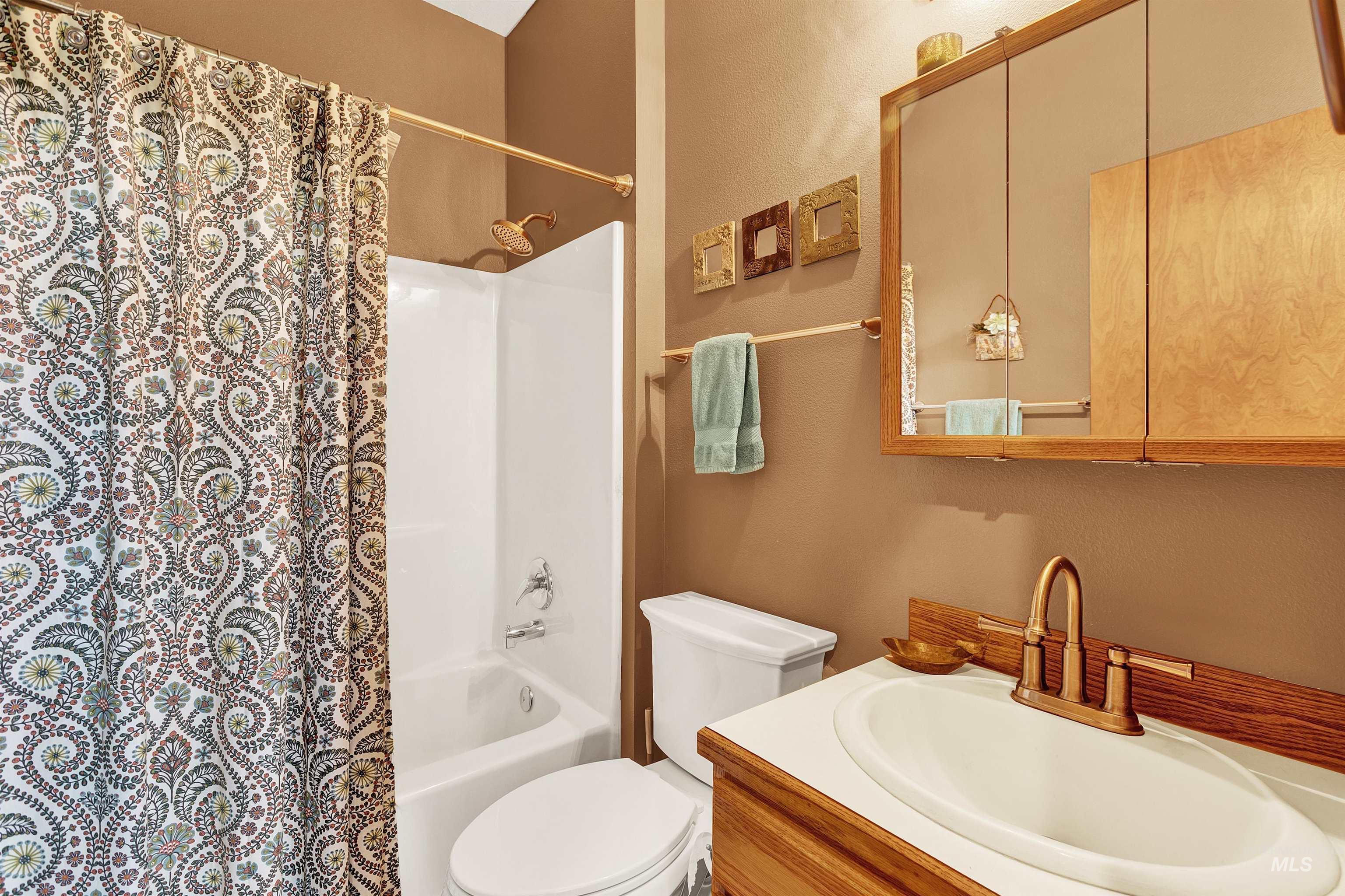 15 Skyline Lane, Garden Valley, Idaho 83622, 3 Bedrooms, 3 Bathrooms, Residential For Sale, Price $975,000, 98975887