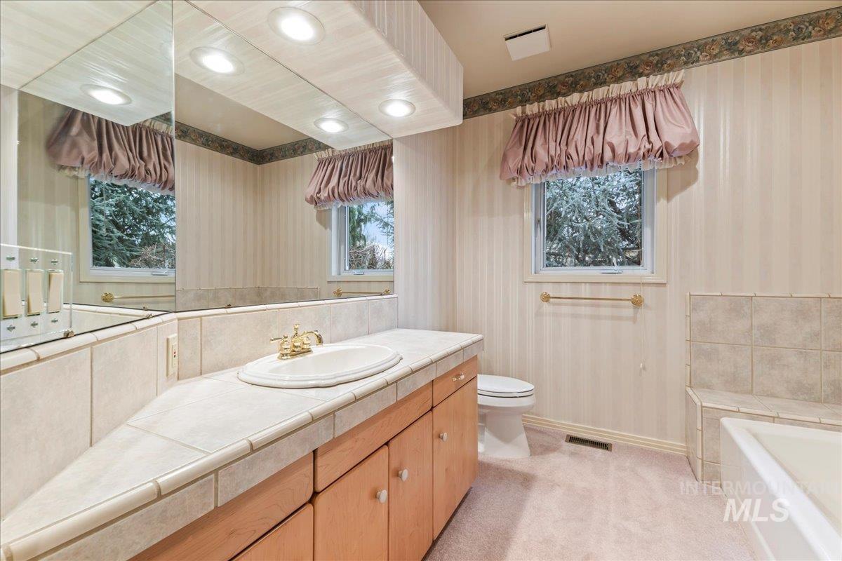 10332 W Rockwood St, Boise, Idaho 83704, 3 Bedrooms, 2.5 Bathrooms, Residential For Sale, Price $799,990, 98975888