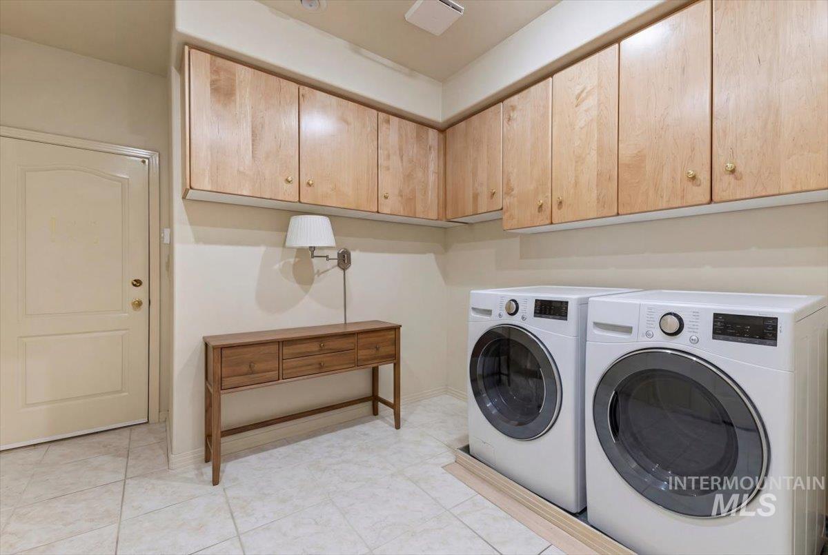 10332 W Rockwood St, Boise, Idaho 83704, 3 Bedrooms, 2.5 Bathrooms, Residential For Sale, Price $799,990, 98975888