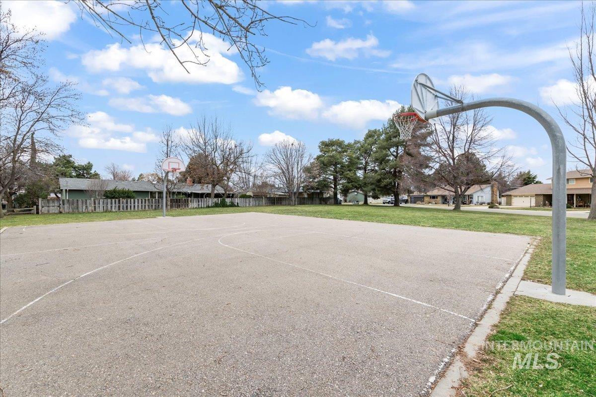 10332 W Rockwood St, Boise, Idaho 83704, 3 Bedrooms, 2.5 Bathrooms, Residential For Sale, Price $799,990, 98975888