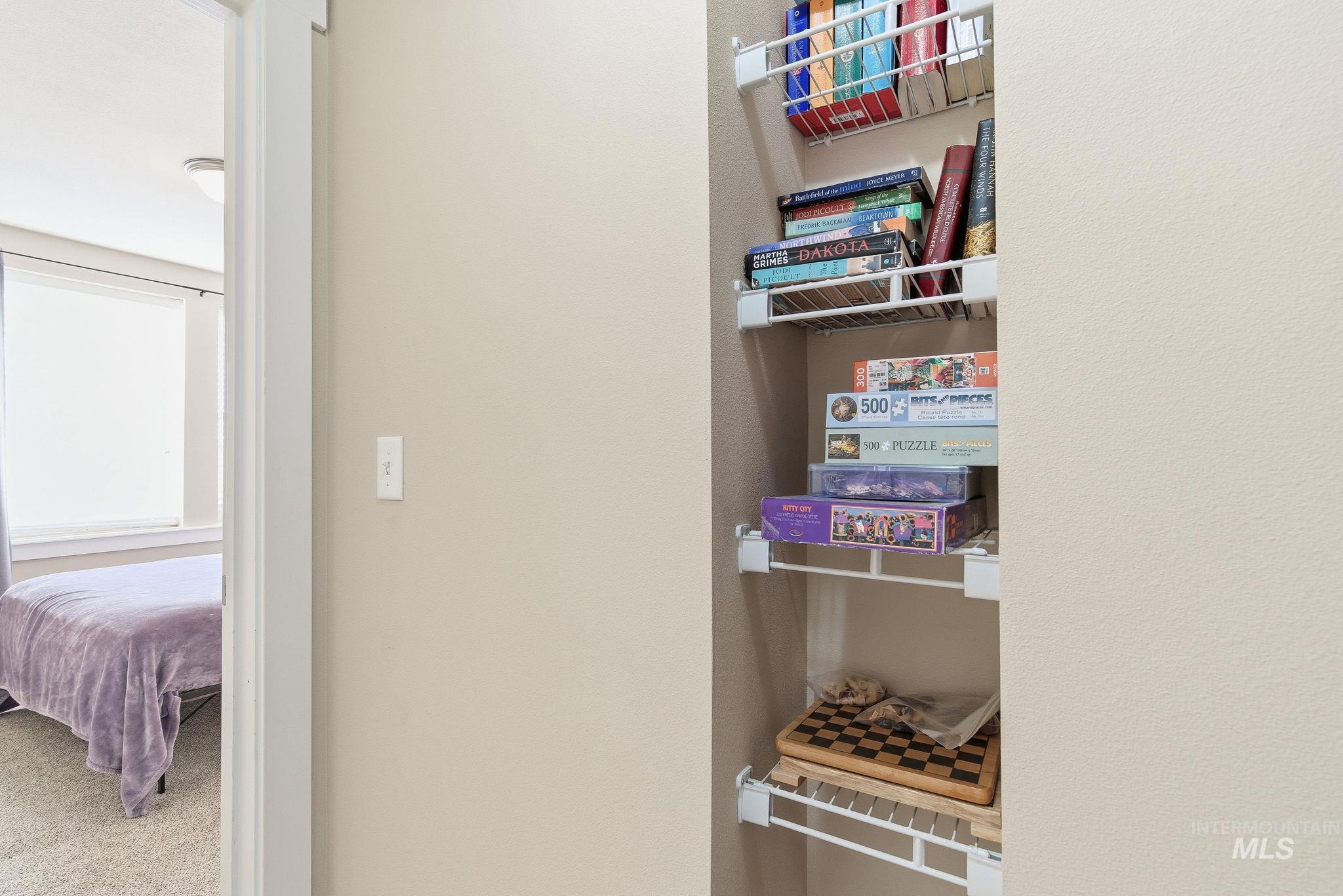 9993 W Rosecroft Dr #102, Boise, Idaho 83704, 2 Bedrooms, 2.5 Bathrooms, Residential For Sale, Price $314,900, 98975891