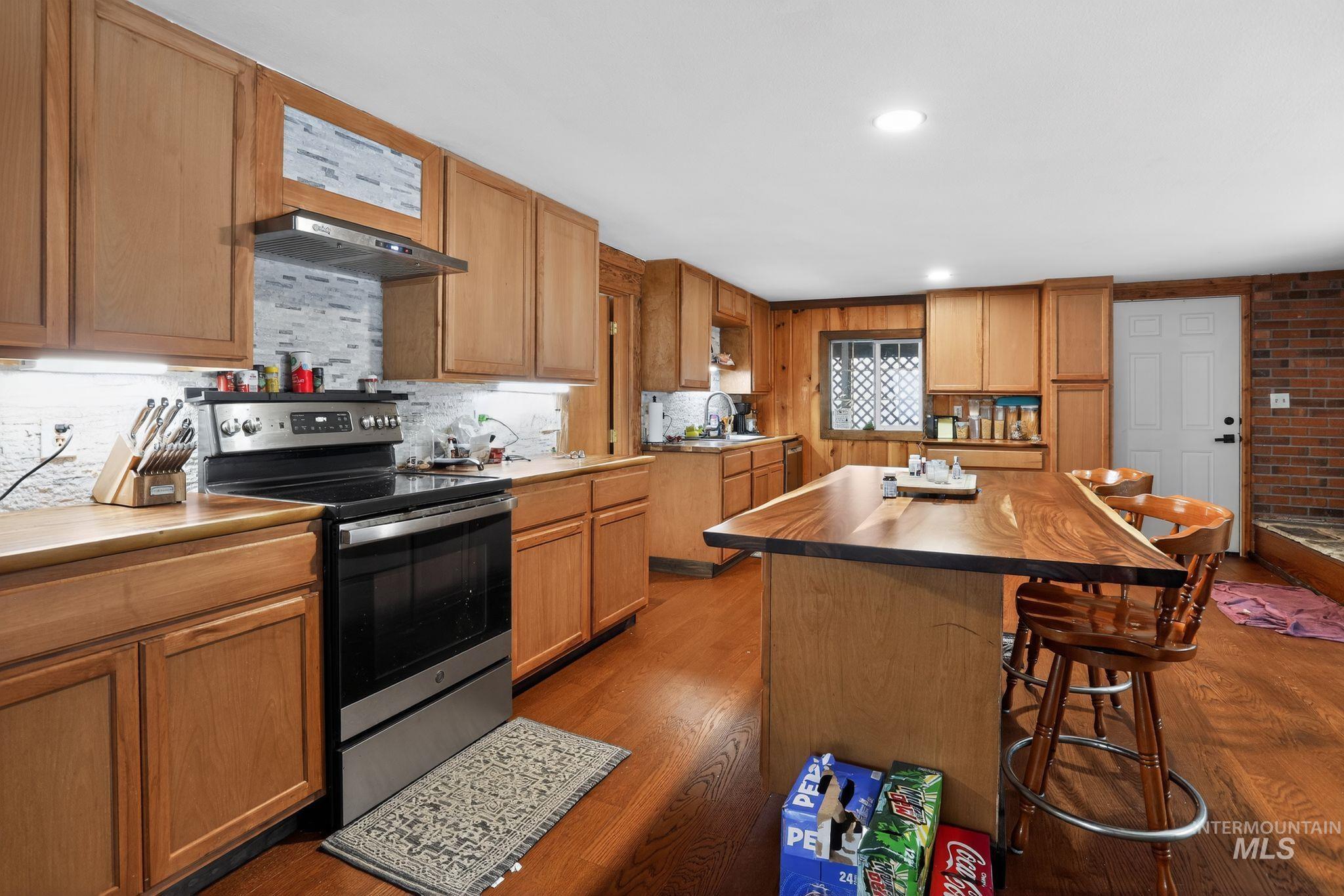 654 Bings Rd, Cascade, Idaho 83611, 3 Bedrooms, 2 Bathrooms, Residential For Sale, Price $649,000, 98975896