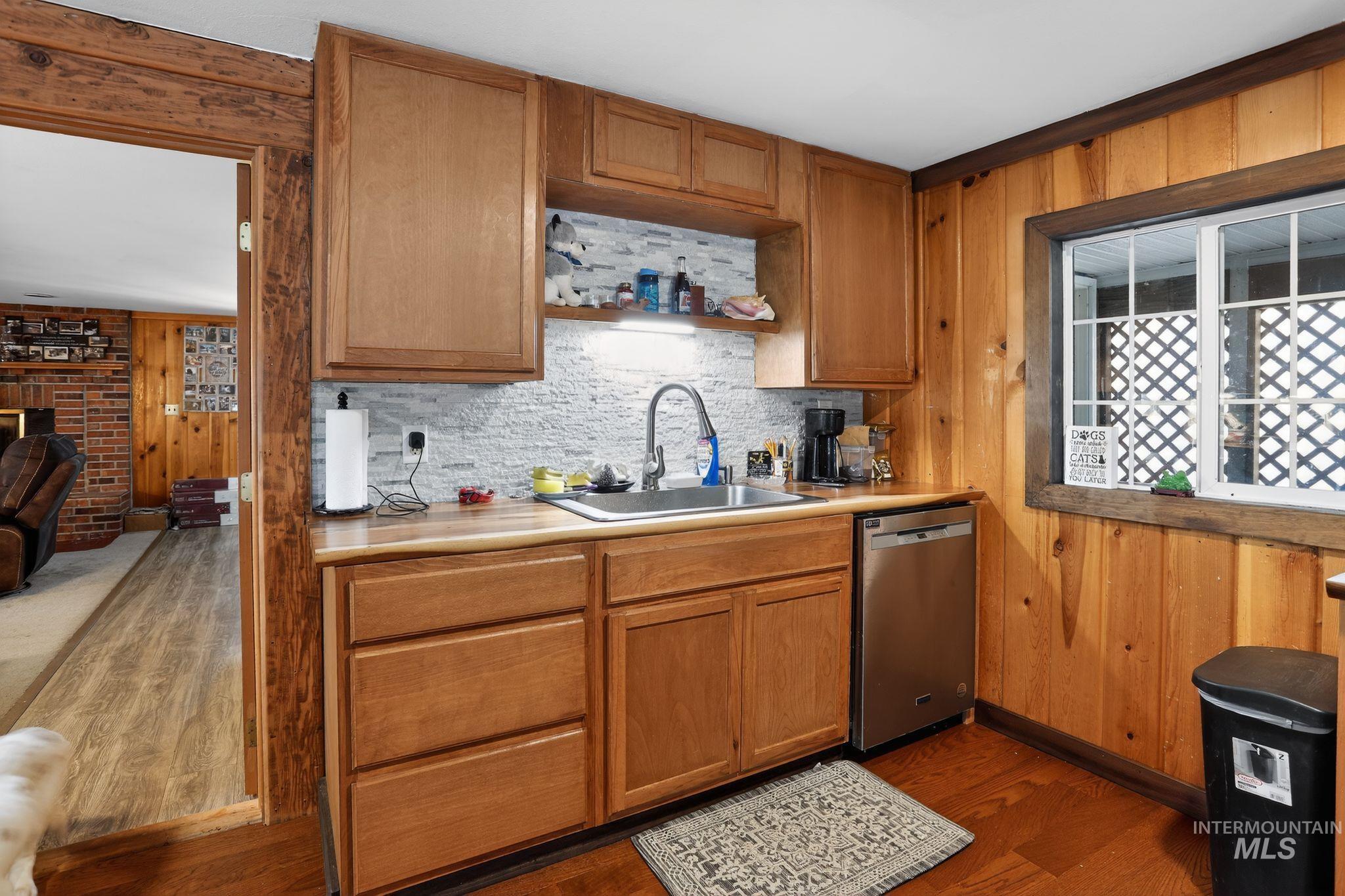 654 Bings Rd, Cascade, Idaho 83611, 3 Bedrooms, 2 Bathrooms, Residential For Sale, Price $649,000, 98975896