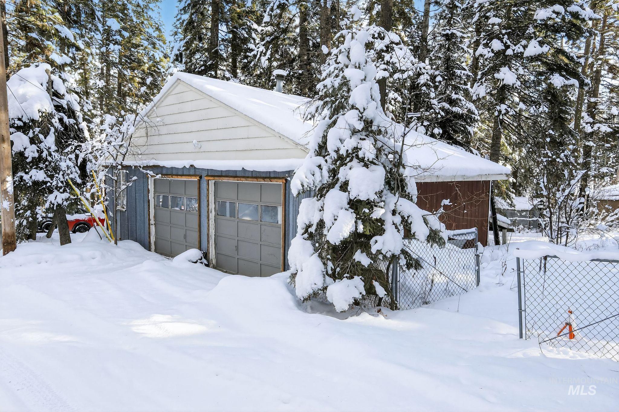 654 Bings Rd, Cascade, Idaho 83611, 3 Bedrooms, 2 Bathrooms, Residential For Sale, Price $649,000, 98975896