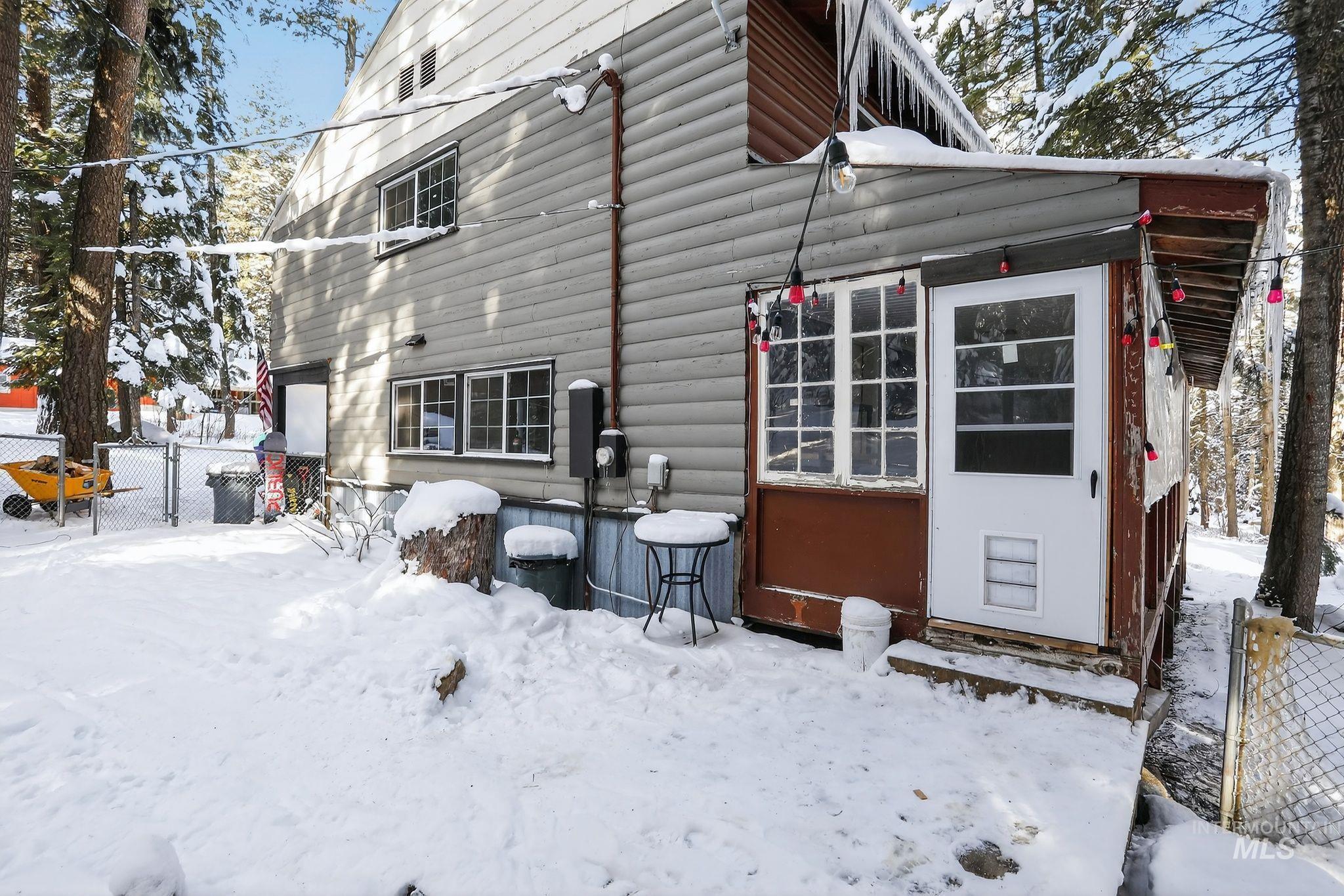 654 Bings Rd, Cascade, Idaho 83611, 3 Bedrooms, 2 Bathrooms, Residential For Sale, Price $649,000, 98975896