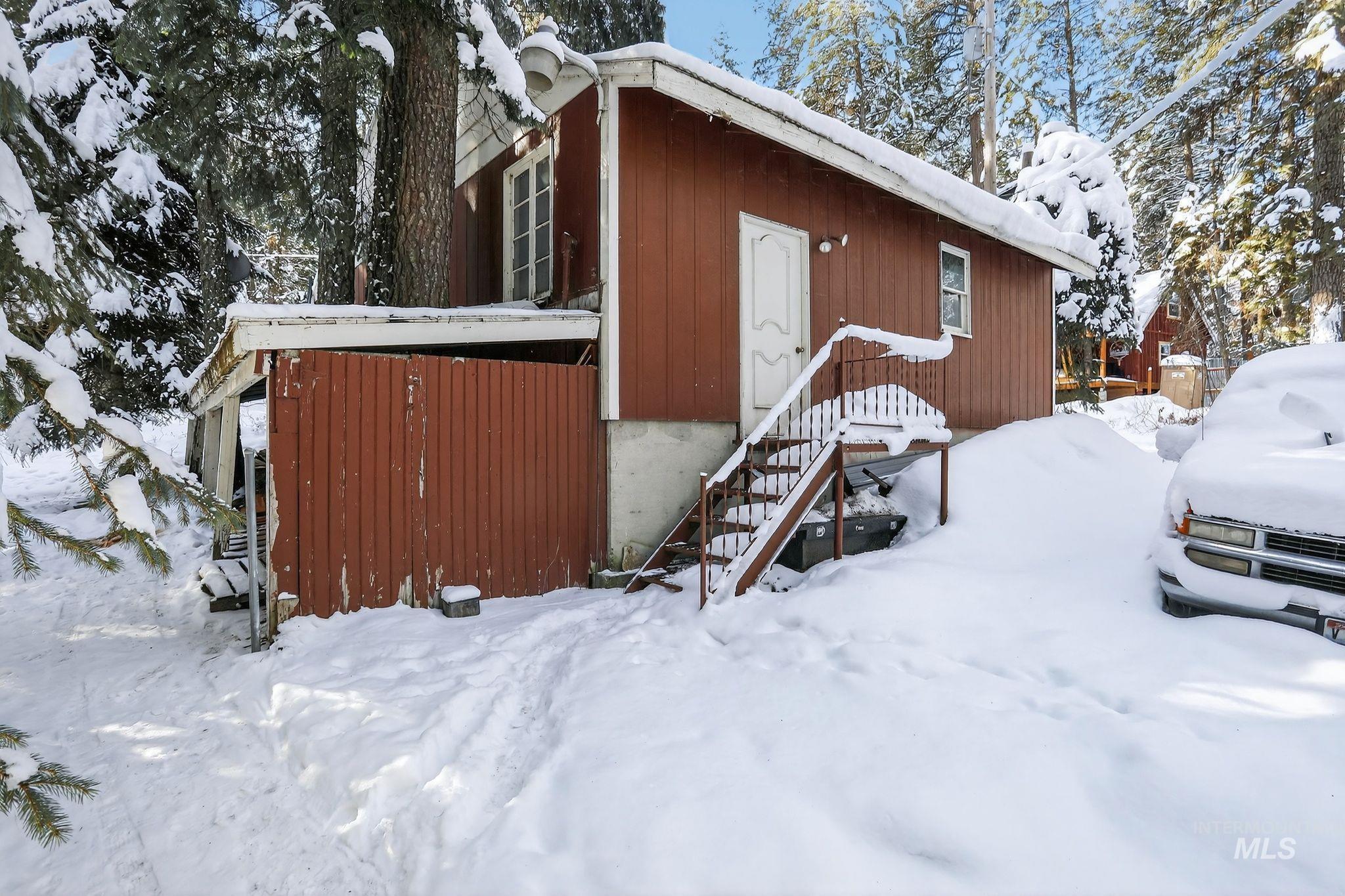 654 Bings Rd, Cascade, Idaho 83611, 3 Bedrooms, 2 Bathrooms, Residential For Sale, Price $649,000, 98975896