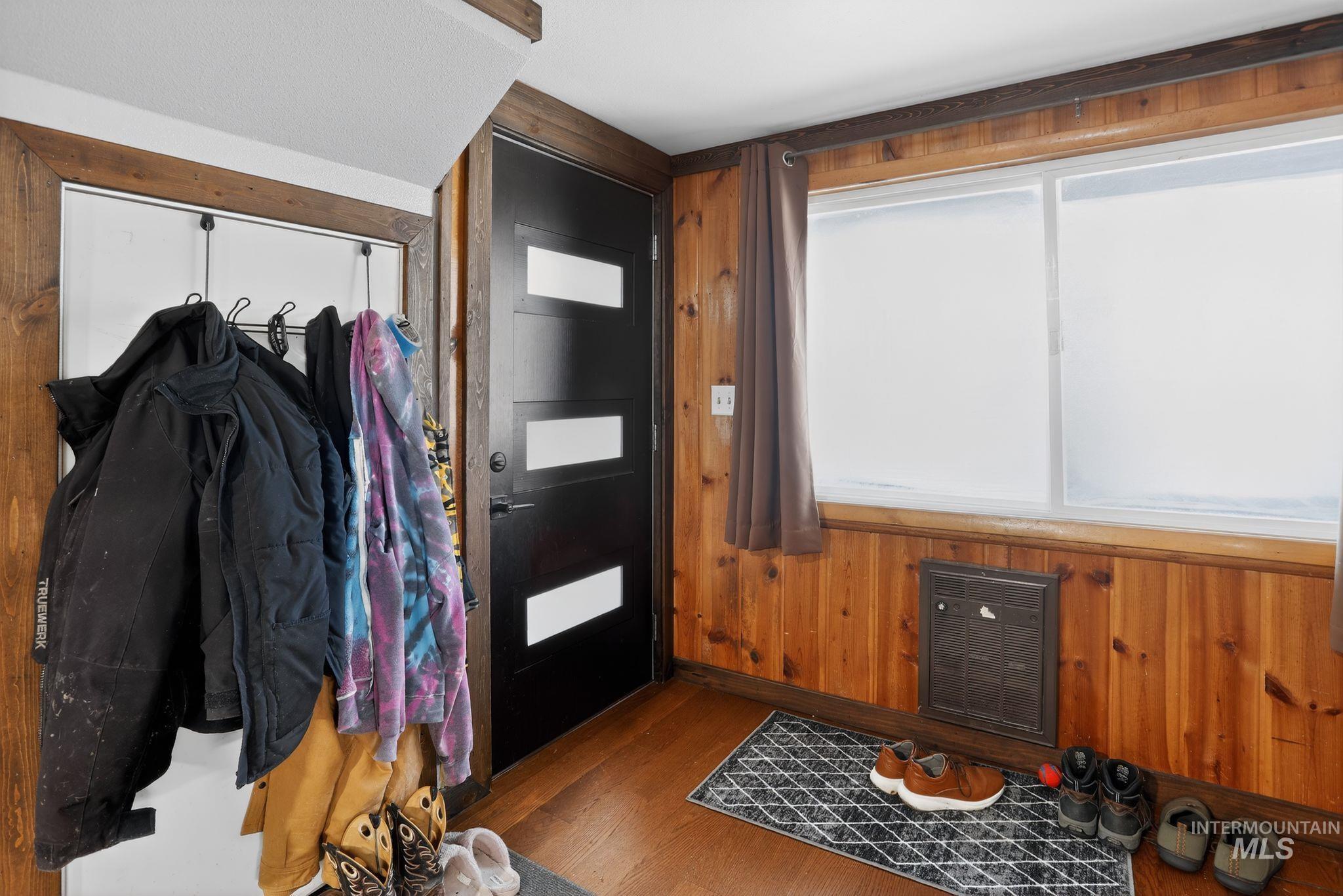 654 Bings Rd, Cascade, Idaho 83611, 3 Bedrooms, 2 Bathrooms, Residential For Sale, Price $649,000, 98975896