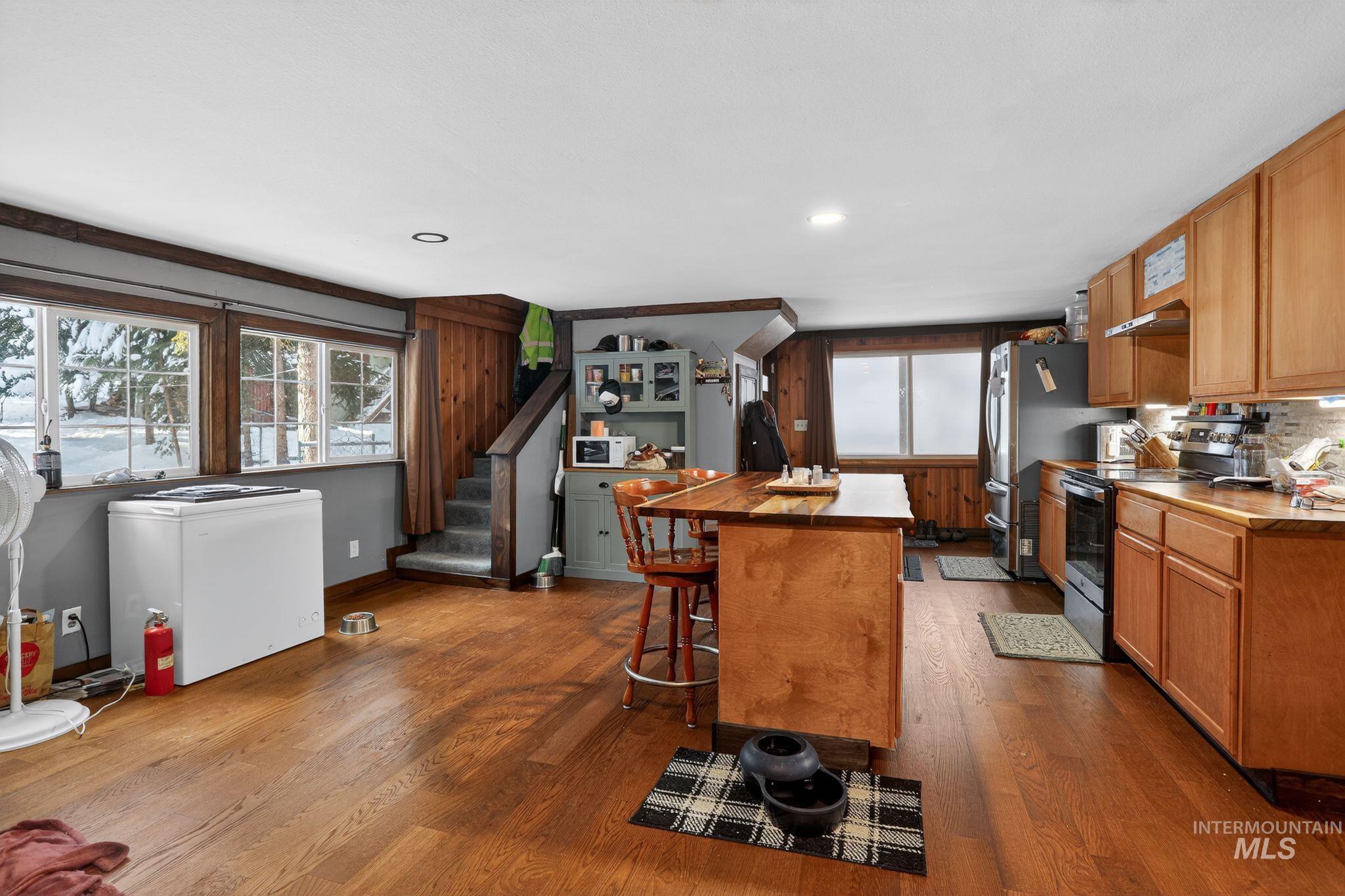 654 Bings Rd, Cascade, Idaho 83611, 3 Bedrooms, 2 Bathrooms, Residential For Sale, Price $649,000, 98975896