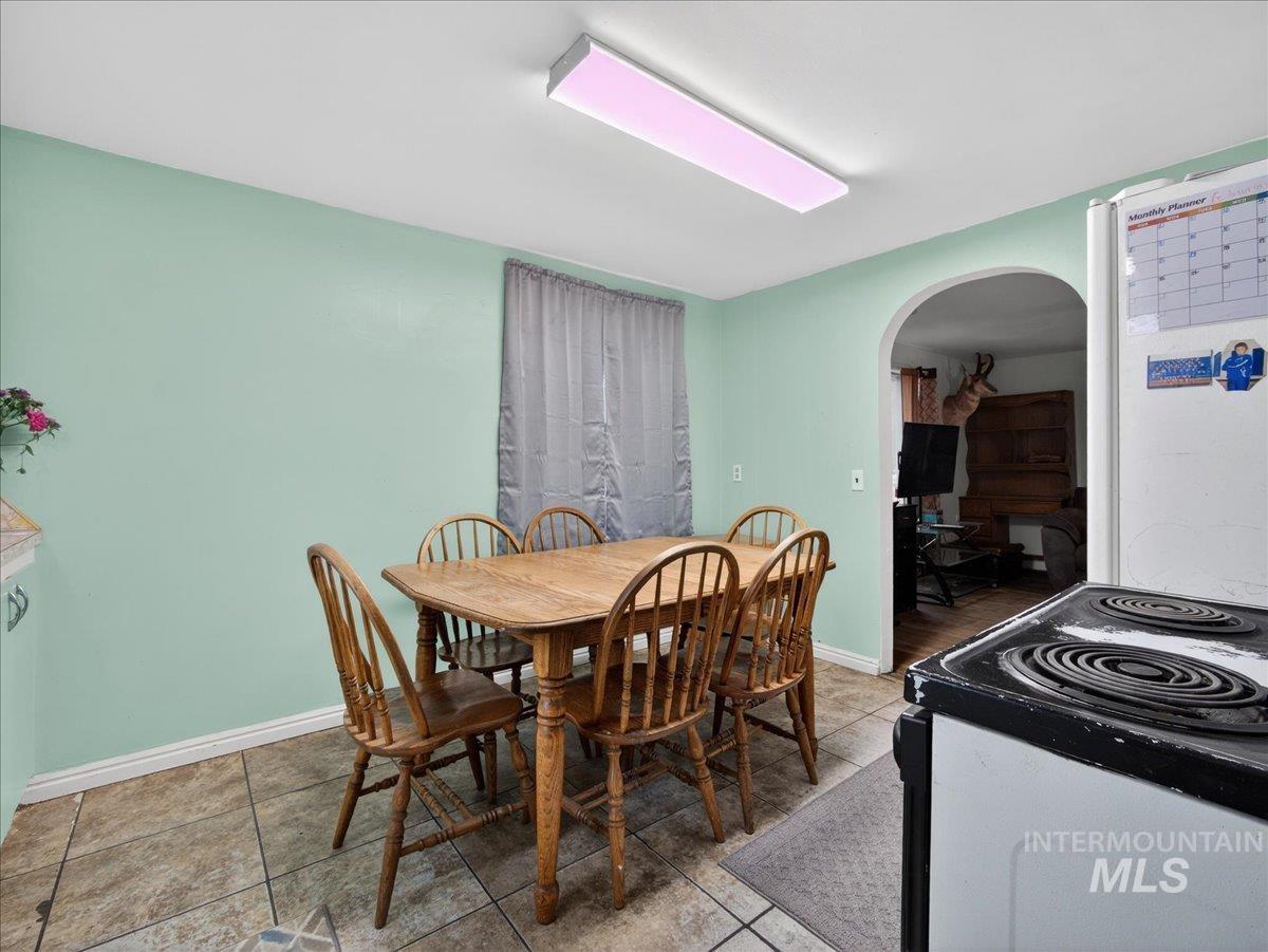 512 S Hayes Ave, Emmett, Idaho 83617, 2 Bedrooms, 1 Bathroom, Residential For Sale, Price $285,000, 98975897