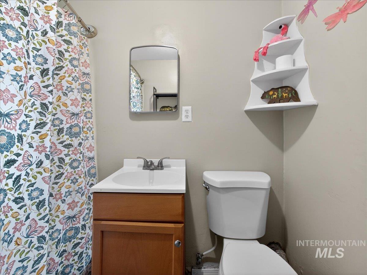 512 S Hayes Ave, Emmett, Idaho 83617, 2 Bedrooms, 1 Bathroom, Residential For Sale, Price $285,000, 98975897