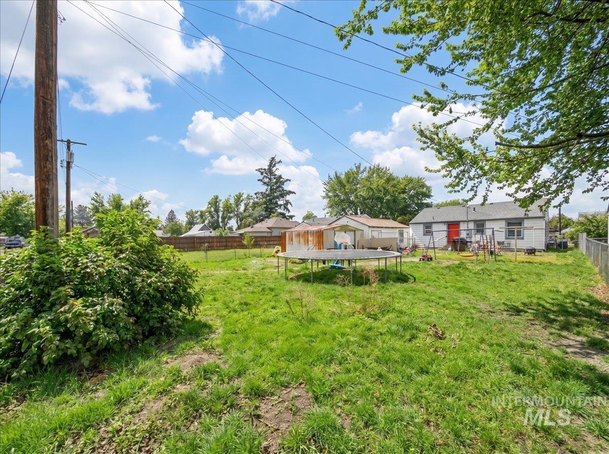 512 S Hayes Ave, Emmett, Idaho 83617, 2 Bedrooms, 1 Bathroom, Residential For Sale, Price $279,000,MLS 98975897