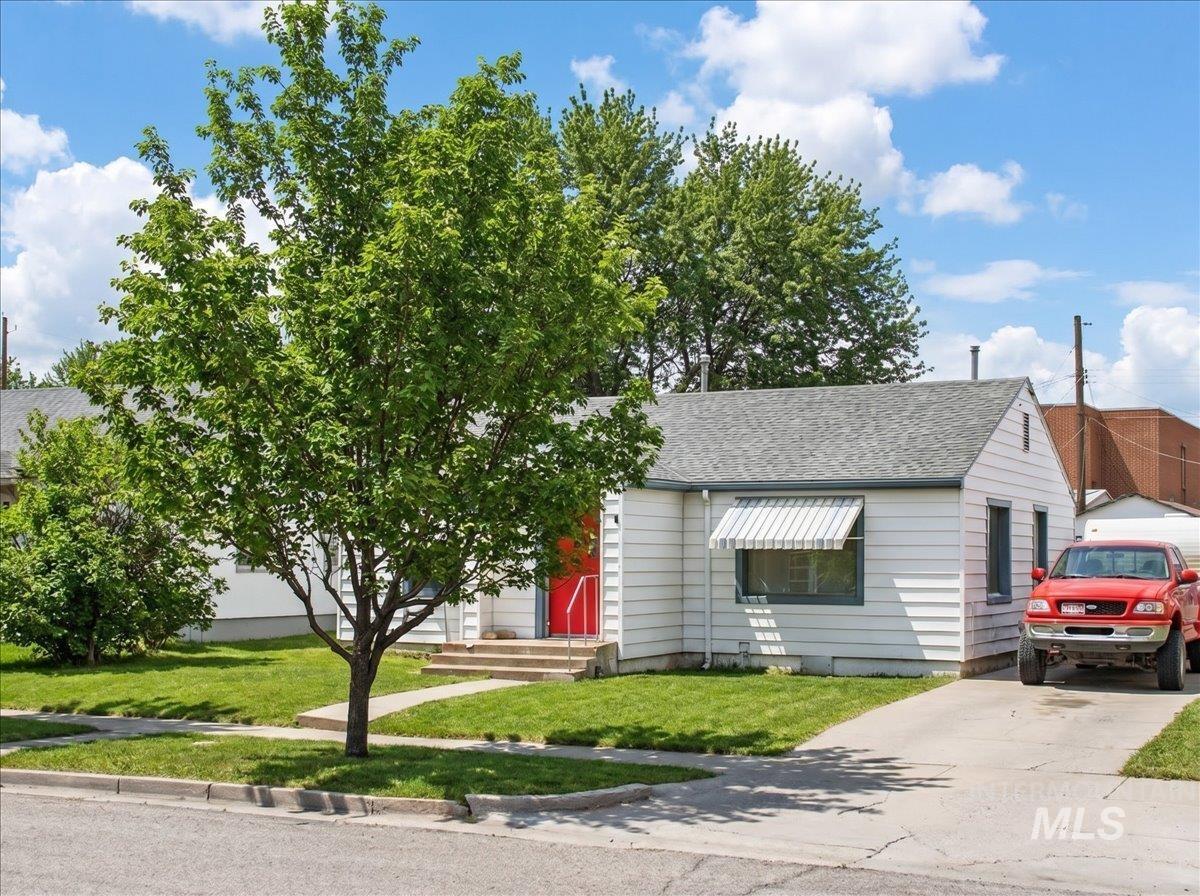 512 S Hayes Ave, Emmett, Idaho 83617, 2 Bedrooms, 1 Bathroom, Residential For Sale, Price $279,000,MLS 98975897