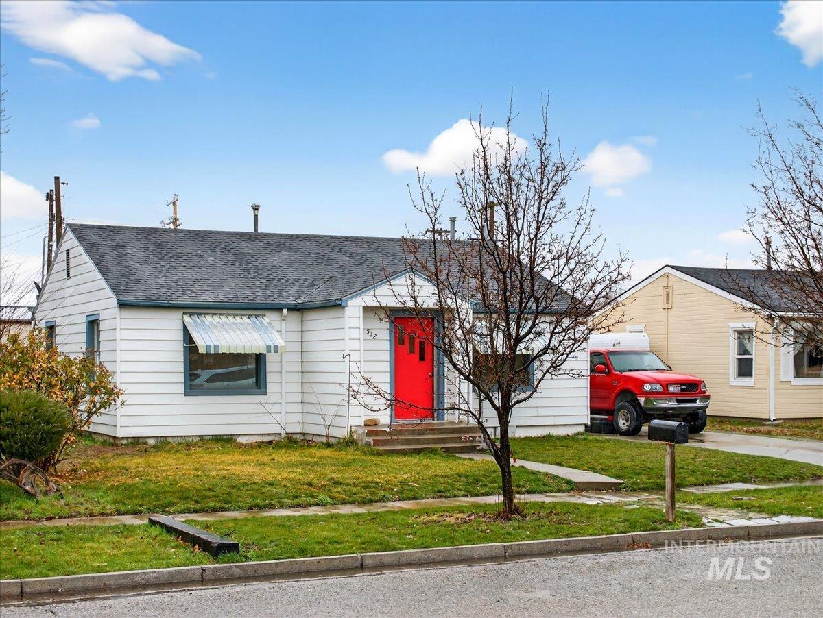 512 S Hayes Ave, Emmett, Idaho 83617, 2 Bedrooms, 1 Bathroom, Residential For Sale, Price $285,000, 98975897
