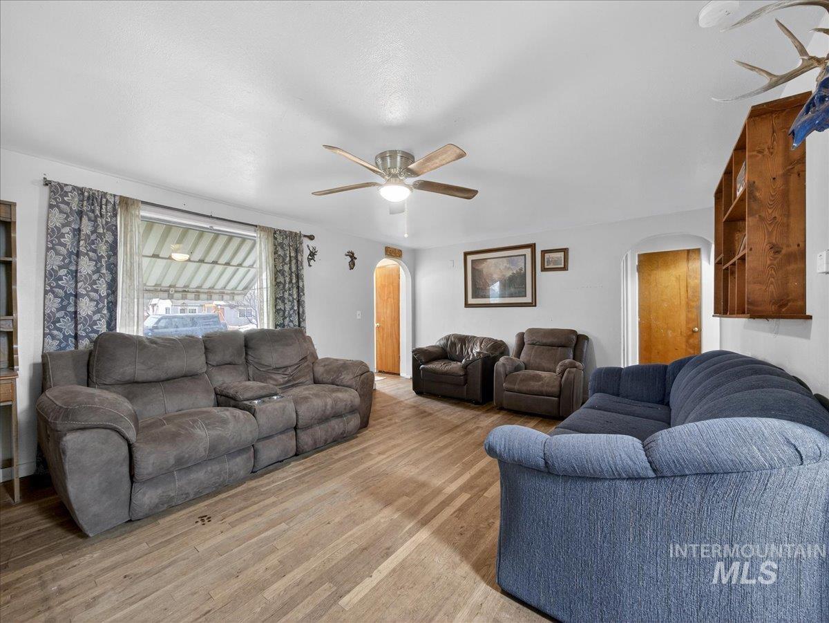 512 S Hayes Ave, Emmett, Idaho 83617, 2 Bedrooms, 1 Bathroom, Residential For Sale, Price $285,000, 98975897