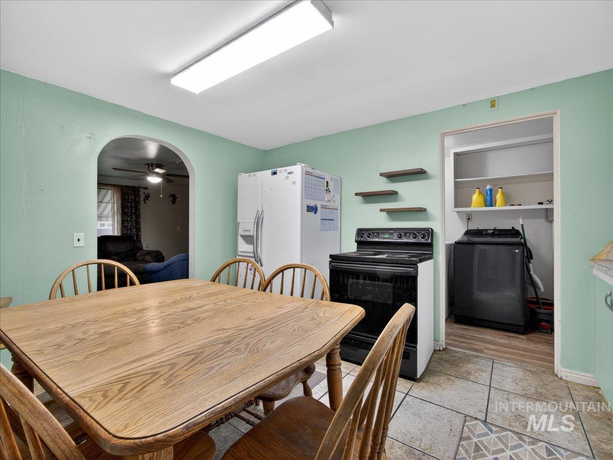 512 S Hayes Ave, Emmett, Idaho 83617, 2 Bedrooms, 1 Bathroom, Residential For Sale, Price $285,000, 98975897