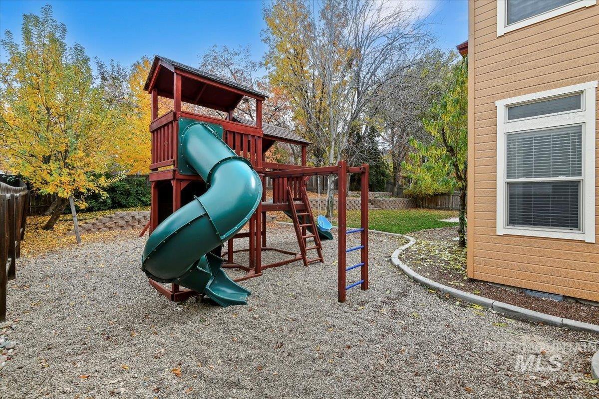 1214 N Macaile Way, Eagle, Idaho 83616, 5 Bedrooms, 3.5 Bathrooms, Residential For Sale, Price $824,990, 98975898