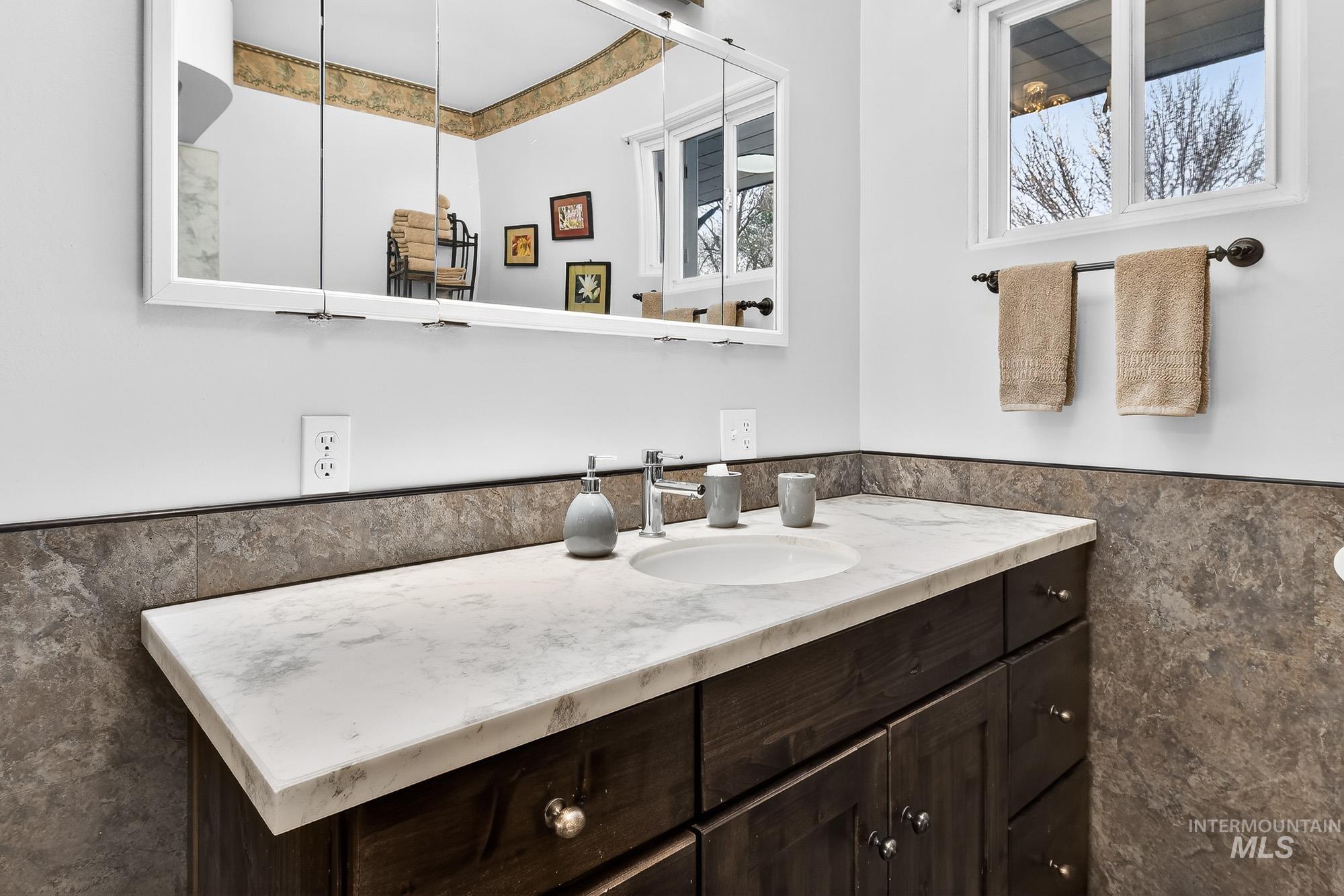 313 Sunrise Dr., Payette, Idaho 83661, 5 Bedrooms, 2 Bathrooms, Residential For Sale, Price $639,900,MLS 98975901