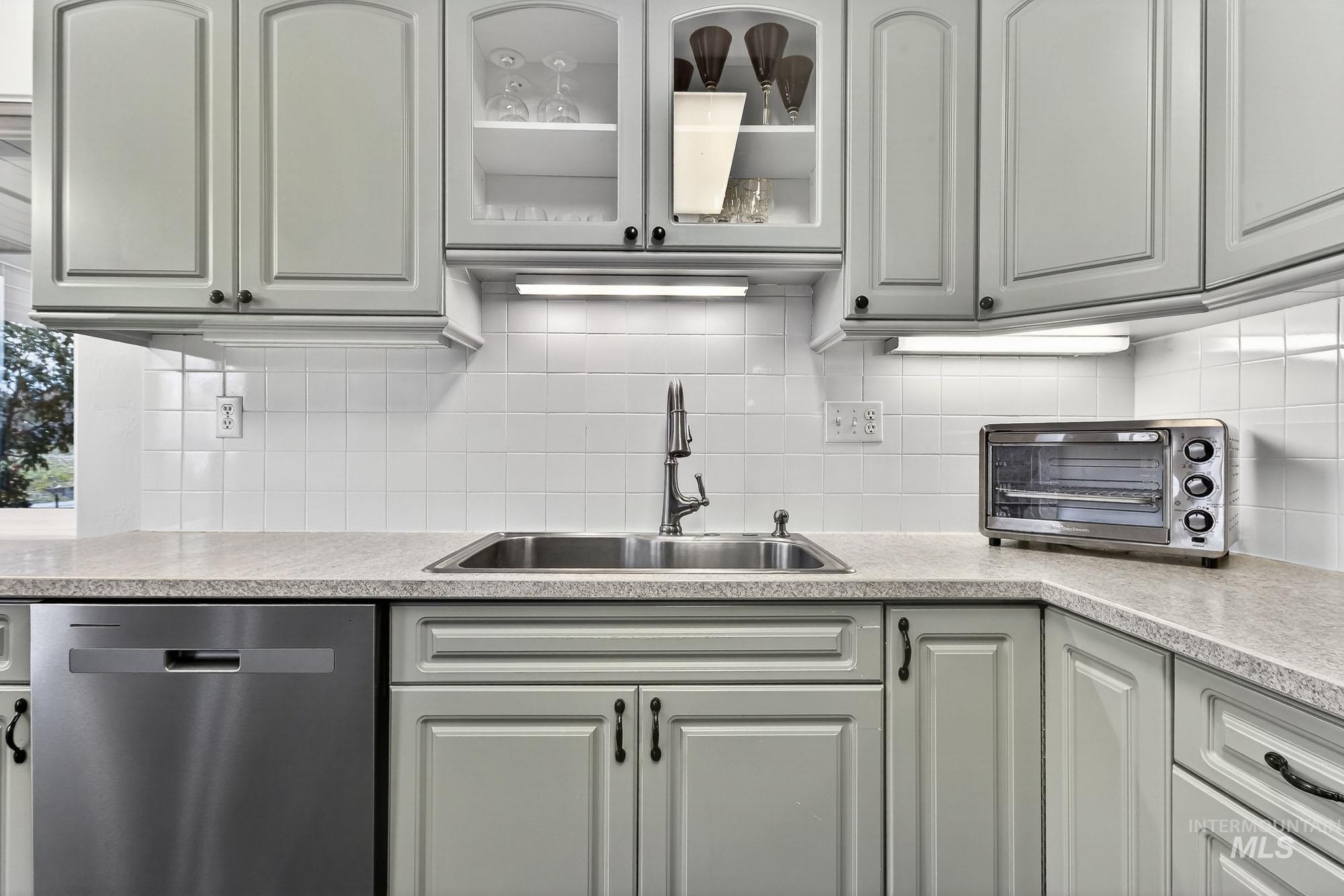 313 Sunrise Dr., Payette, Idaho 83661, 5 Bedrooms, 2 Bathrooms, Residential For Sale, Price $659,900, 98975901