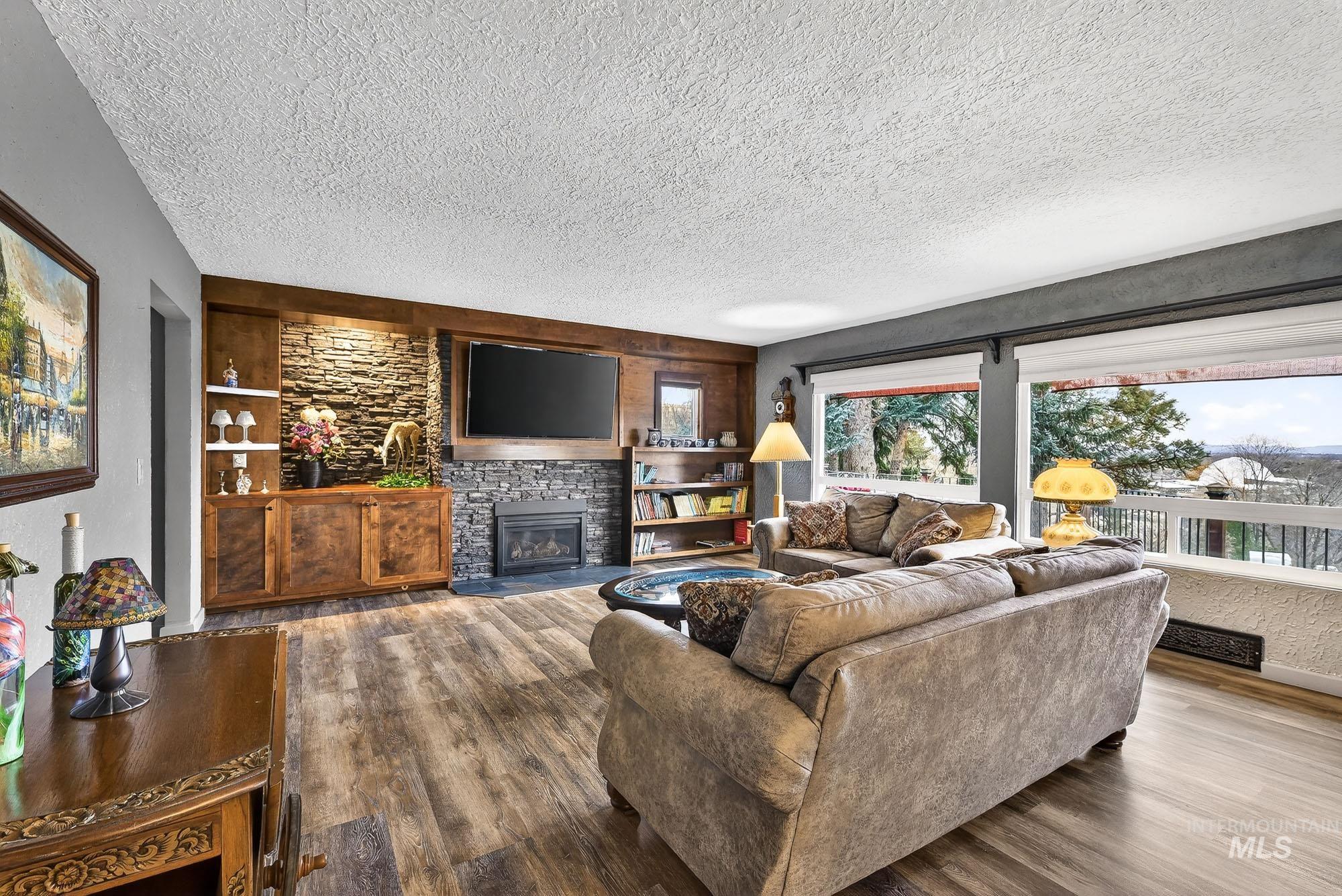 313 Sunrise Dr., Payette, Idaho 83661, 5 Bedrooms, 2 Bathrooms, Residential For Sale, Price $659,900, 98975901