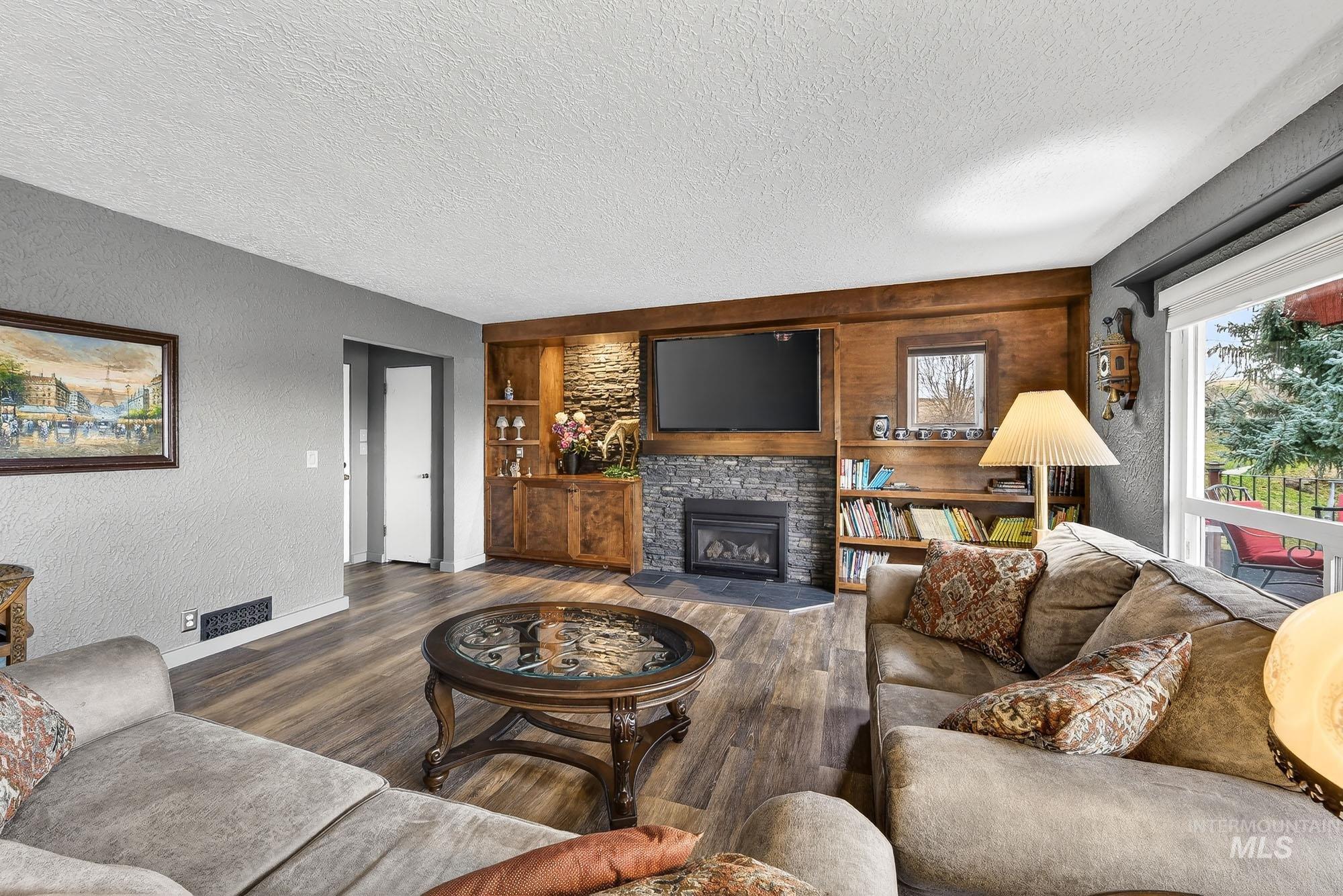 313 Sunrise Dr., Payette, Idaho 83661, 5 Bedrooms, 2 Bathrooms, Residential For Sale, Price $659,900, 98975901