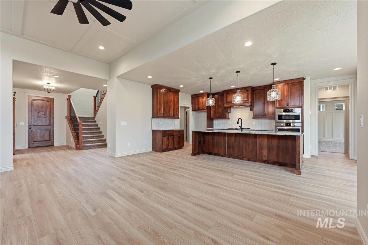 7800 W Flathead Lake St, Eagle, Idaho 83616, 4 Bedrooms, 2.5 Bathrooms, Residential For Sale, Price $899,900,MLS 98975905