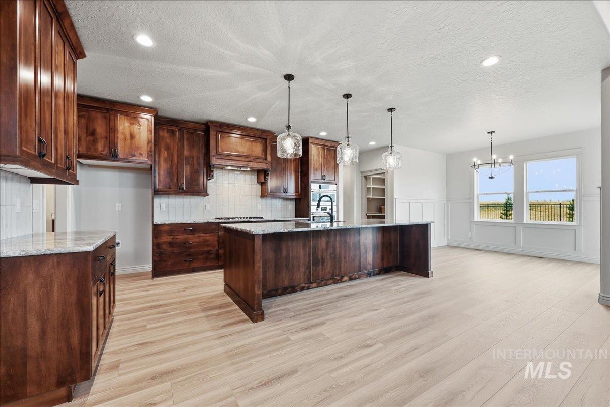 7800 W Flathead Lake St, Eagle, Idaho 83616, 4 Bedrooms, 2.5 Bathrooms, Residential For Sale, Price $949,900, 98975905