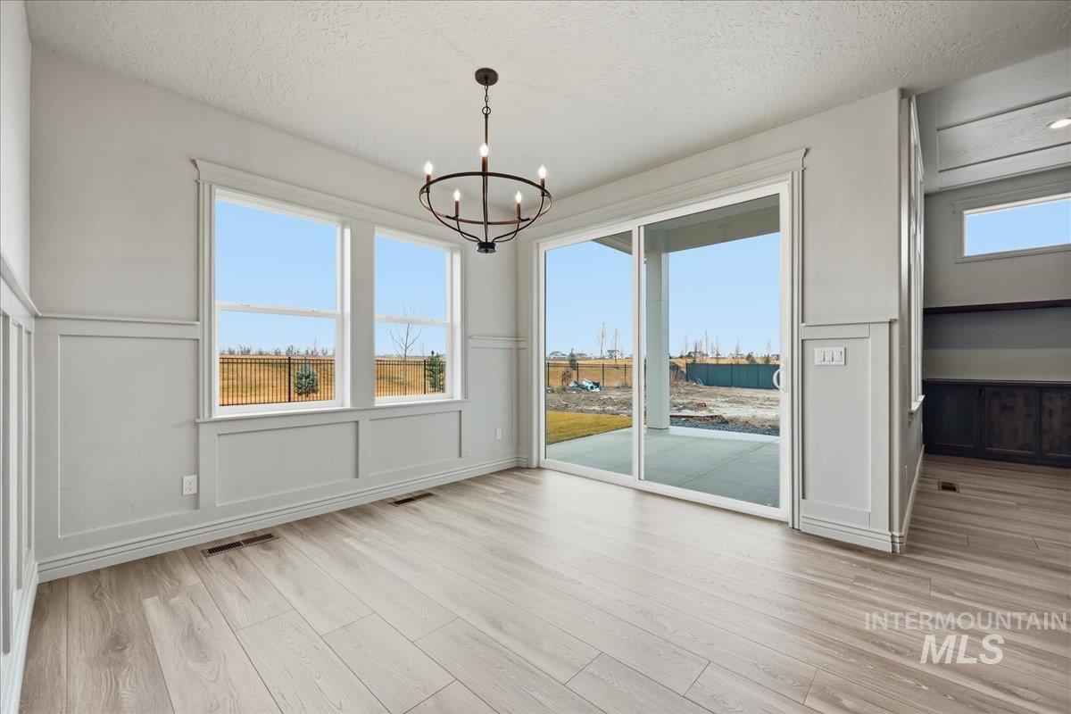 7800 W Flathead Lake St, Eagle, Idaho 83616, 4 Bedrooms, 2.5 Bathrooms, Residential For Sale, Price $899,900,MLS 98975905