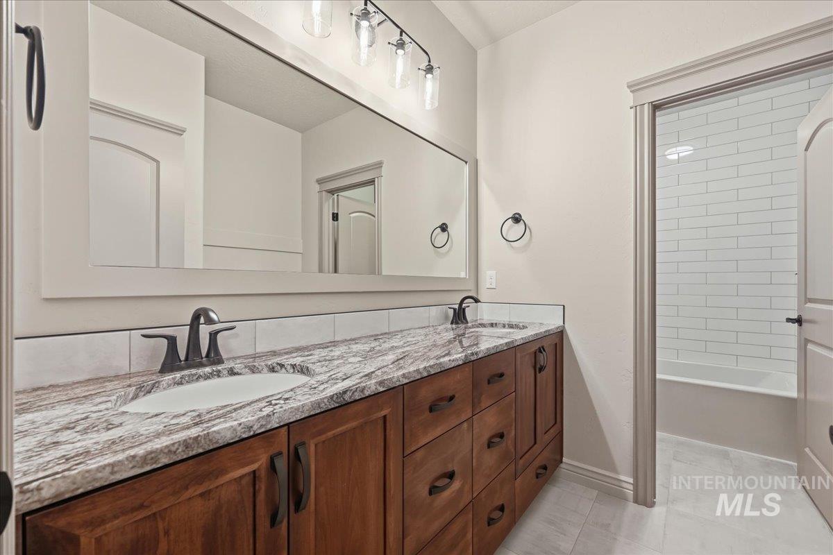 7800 W Flathead Lake St, Eagle, Idaho 83616, 4 Bedrooms, 2.5 Bathrooms, Residential For Sale, Price $899,900,MLS 98975905