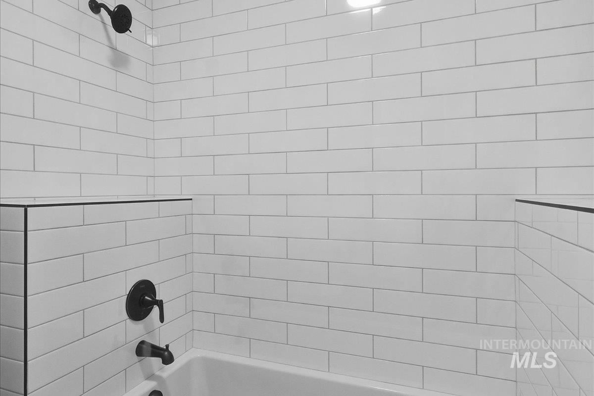 7800 W Flathead Lake St, Eagle, Idaho 83616, 4 Bedrooms, 2.5 Bathrooms, Residential For Sale, Price $899,900,MLS 98975905